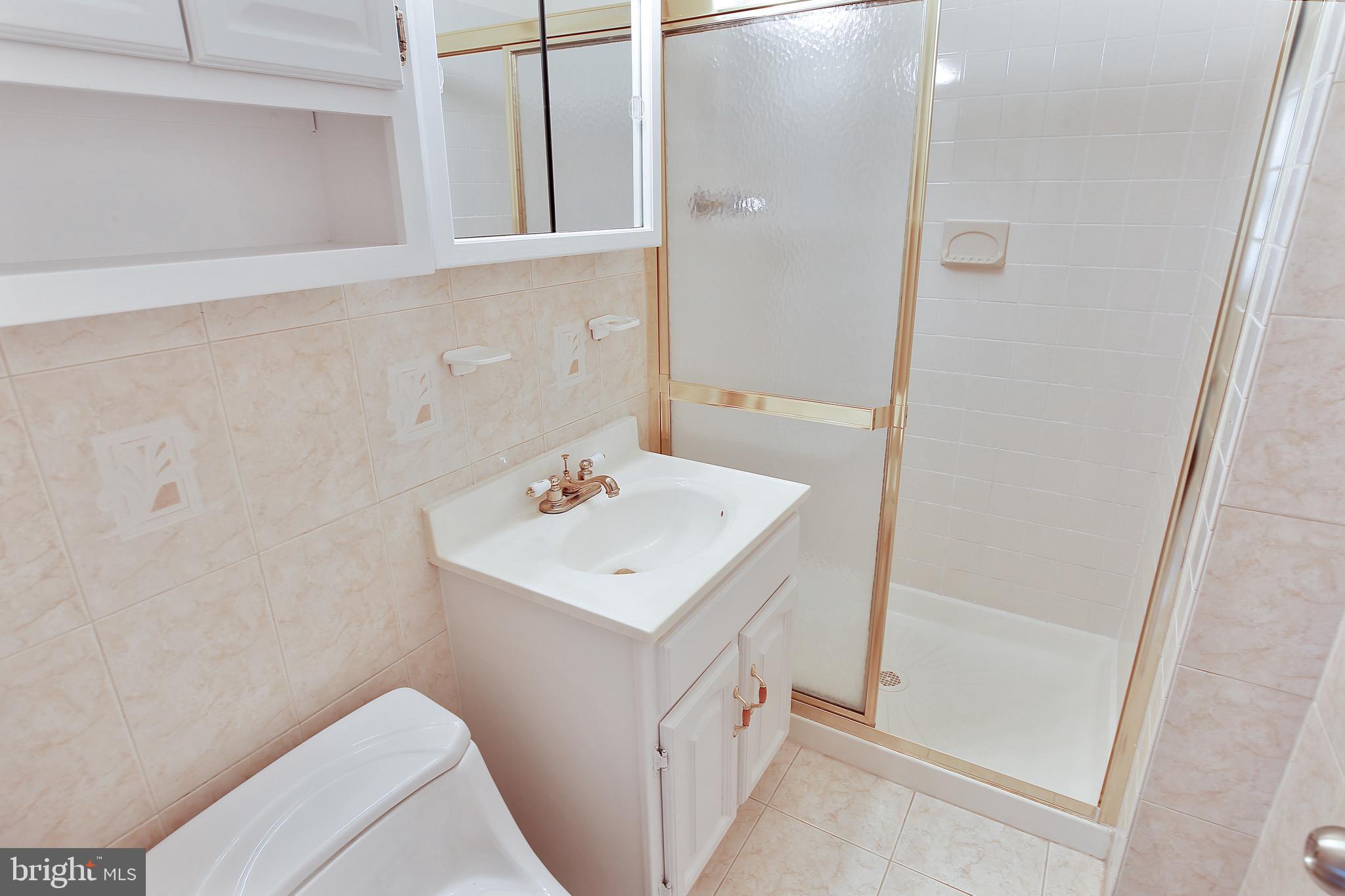 TUDOR HALL - Residential