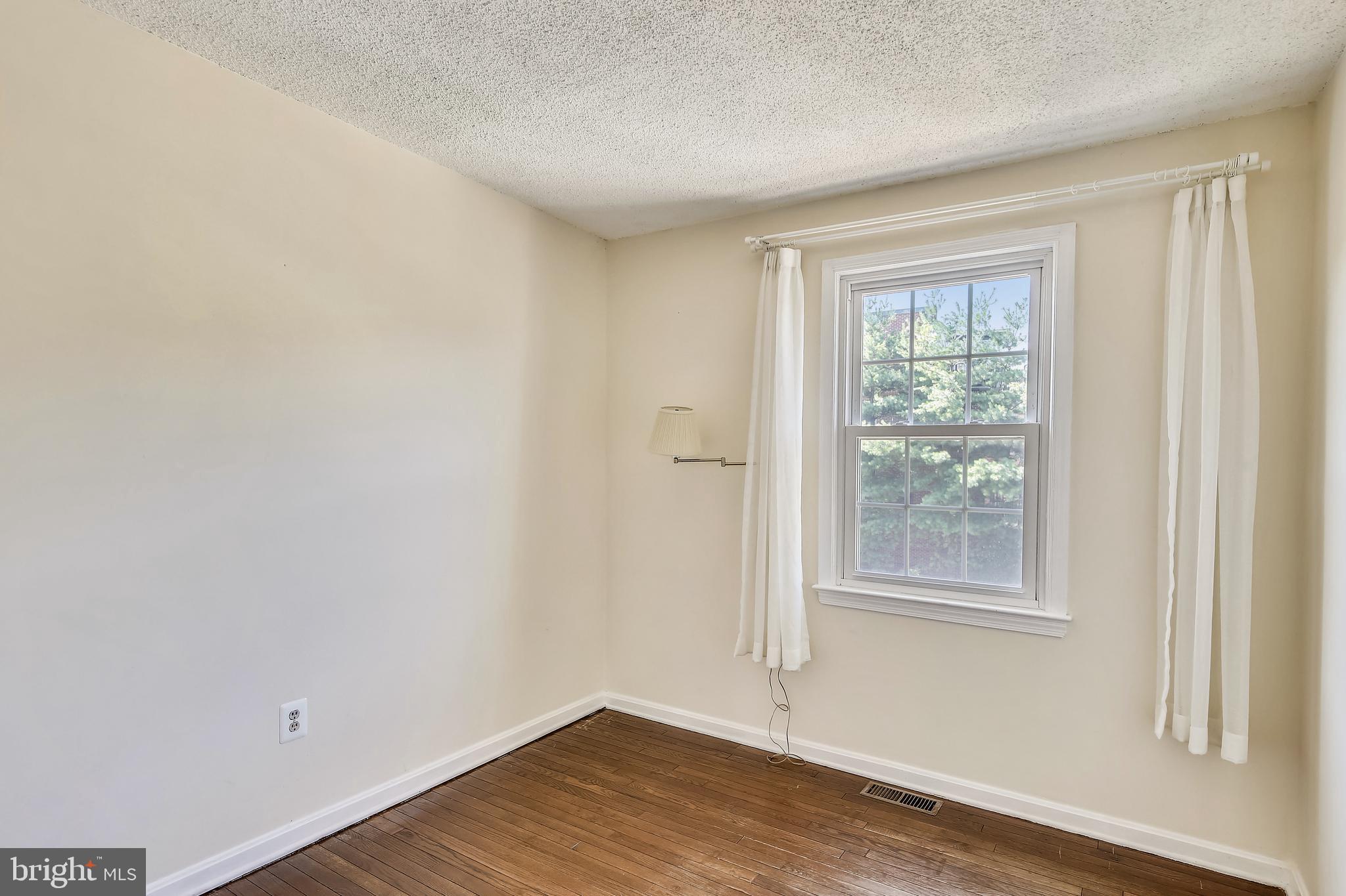 TUDOR HALL - Residential