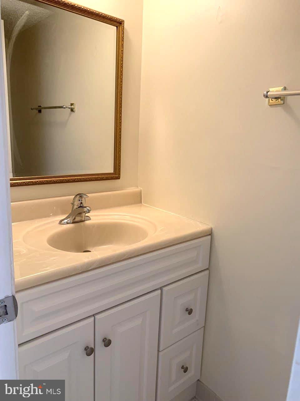 TUDOR HALL - Residential