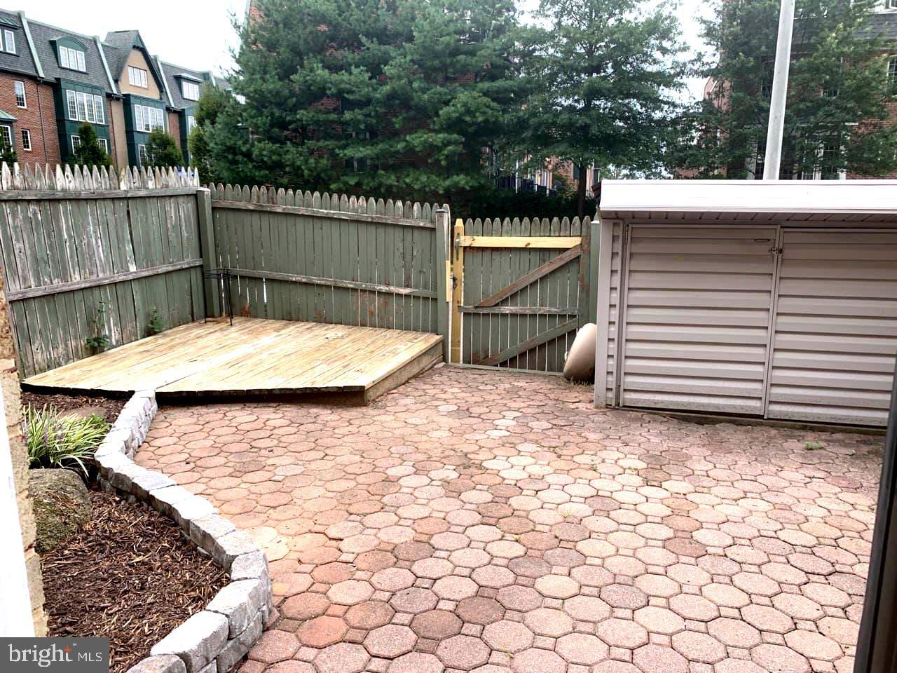 TUDOR HALL - Residential