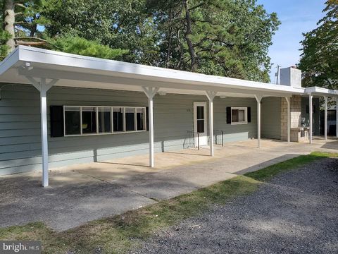 808 HICKORY AVENUE BROWNS MILLS NJ 08015