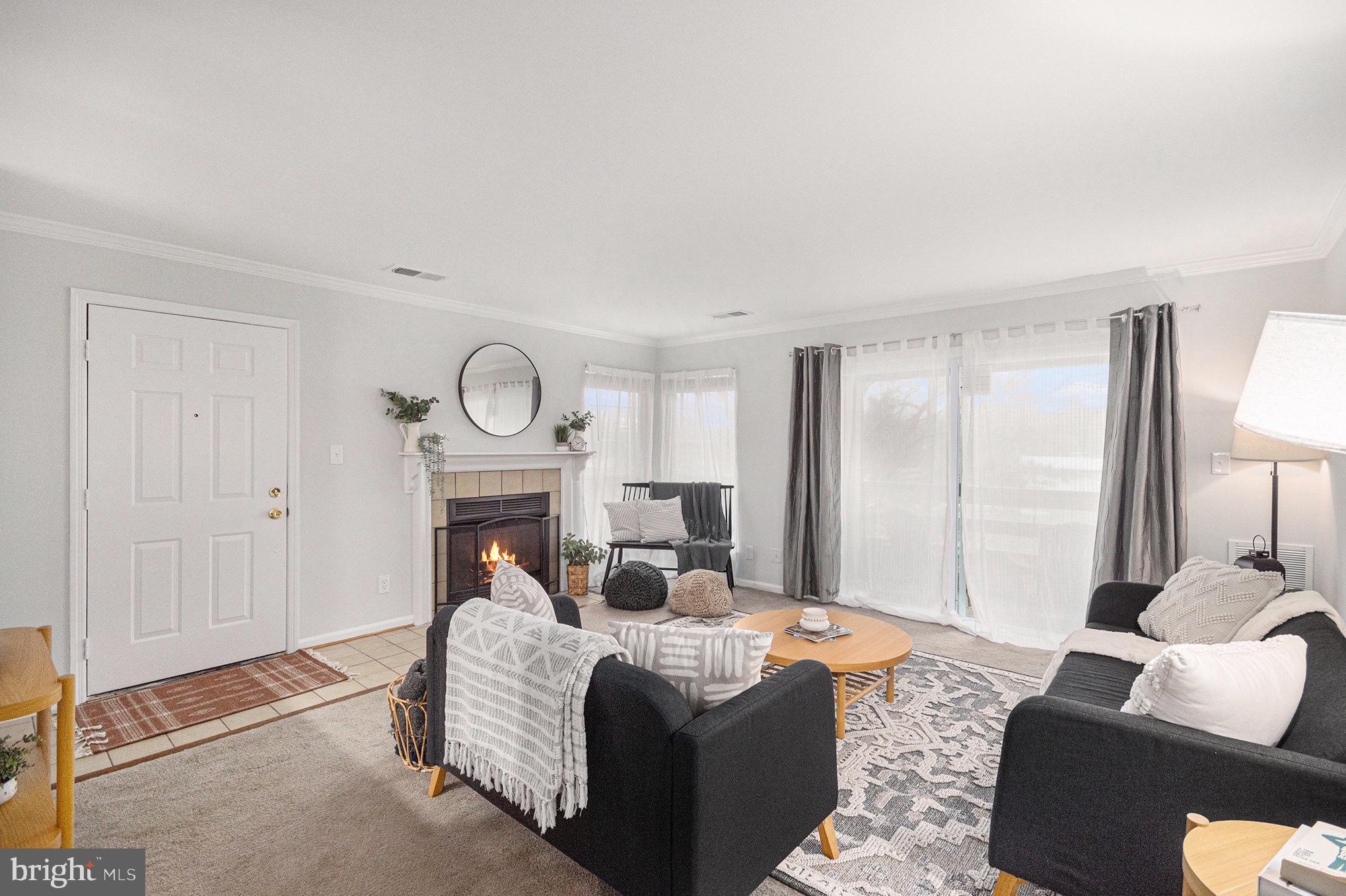 4561 INTERLACHEN COURT F F