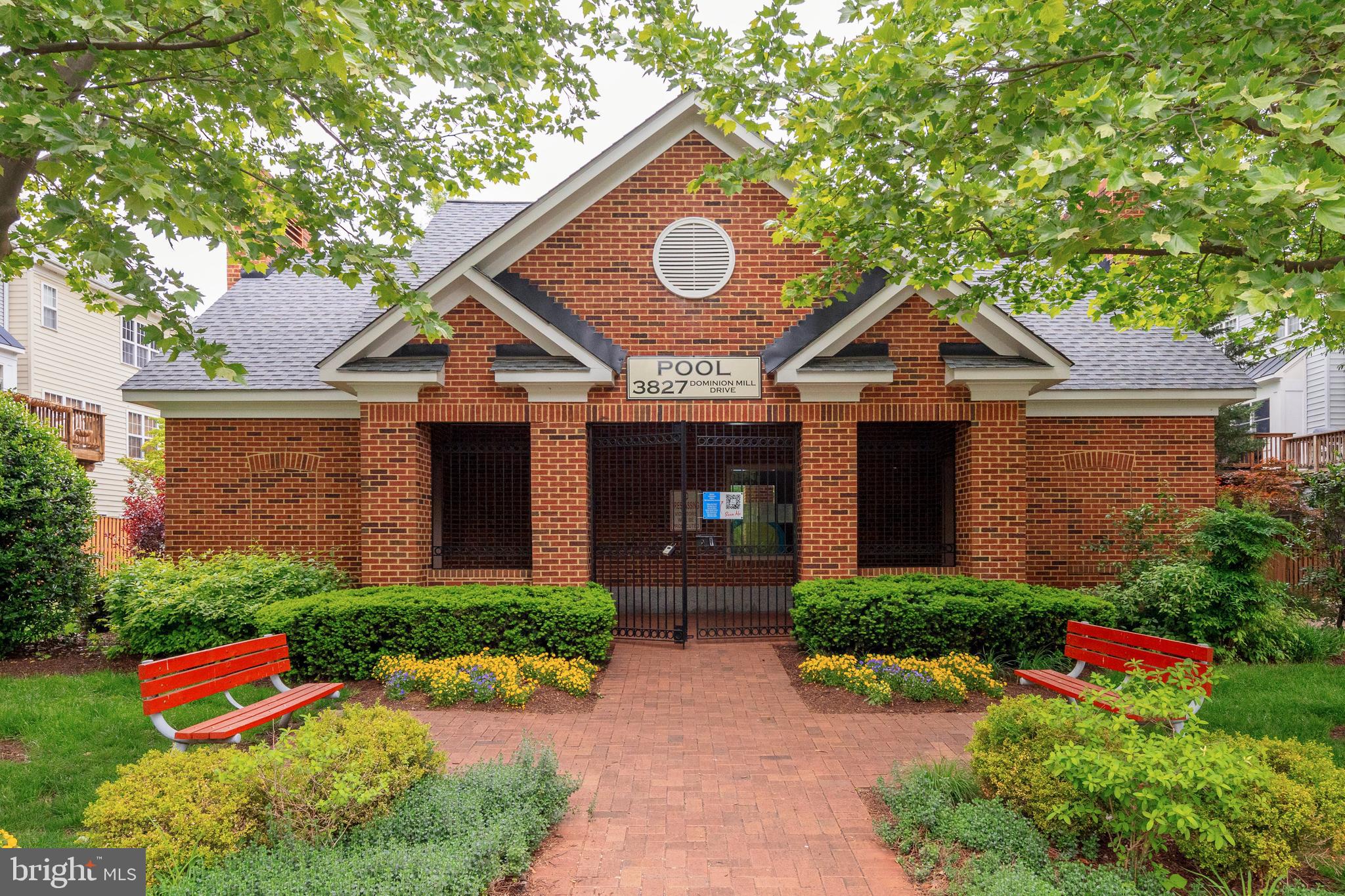 TOWNES AT CAMERON PARKE - Residential