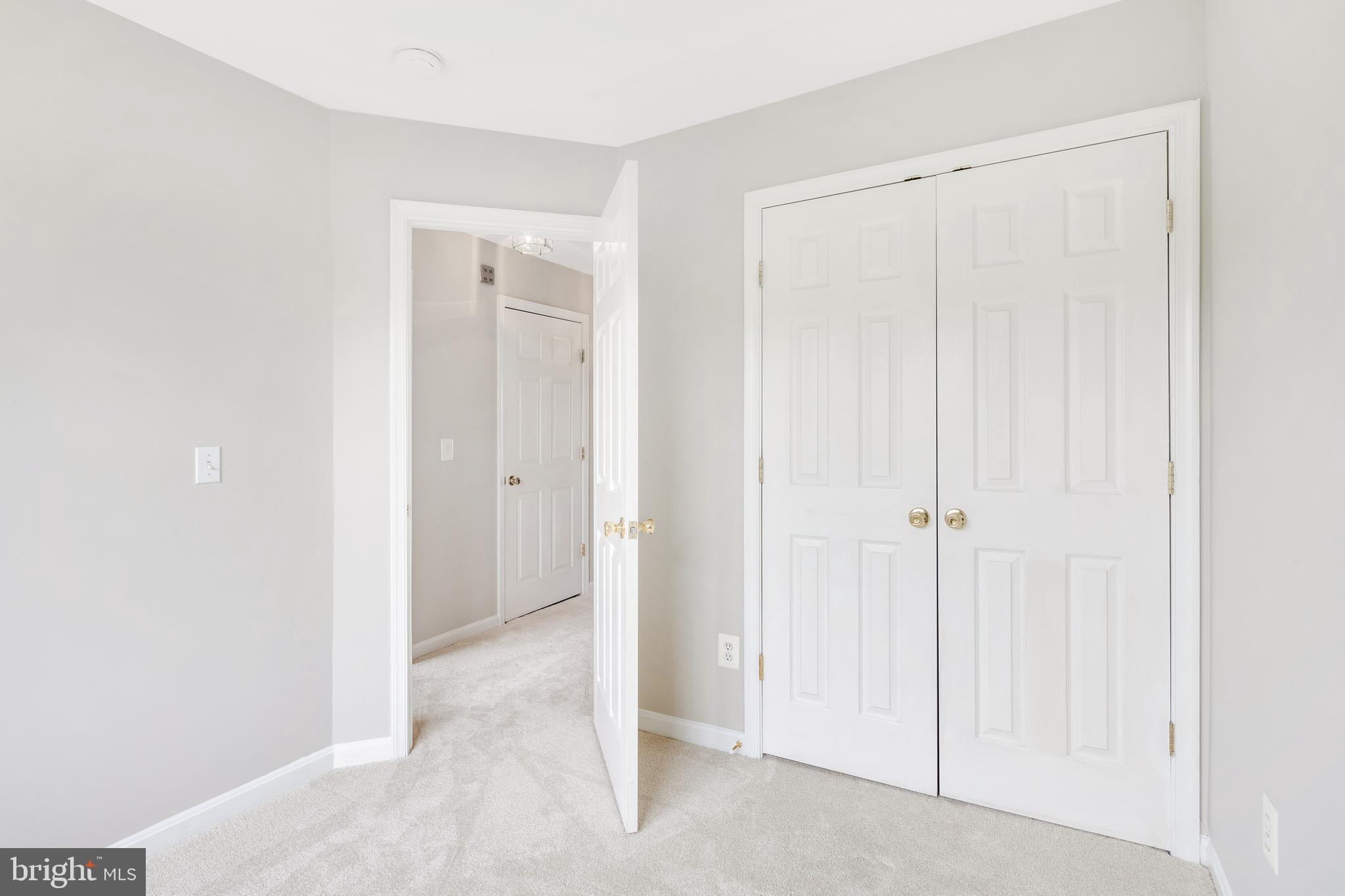 TOWNES AT CAMERON PARKE - Residential