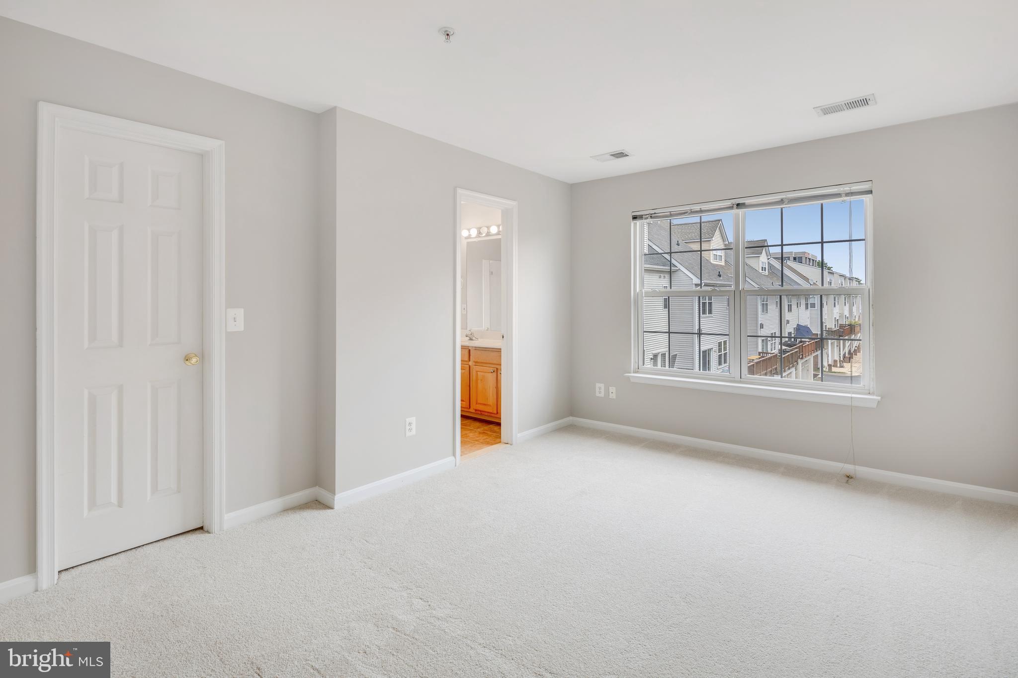 TOWNES AT CAMERON PARKE - Residential