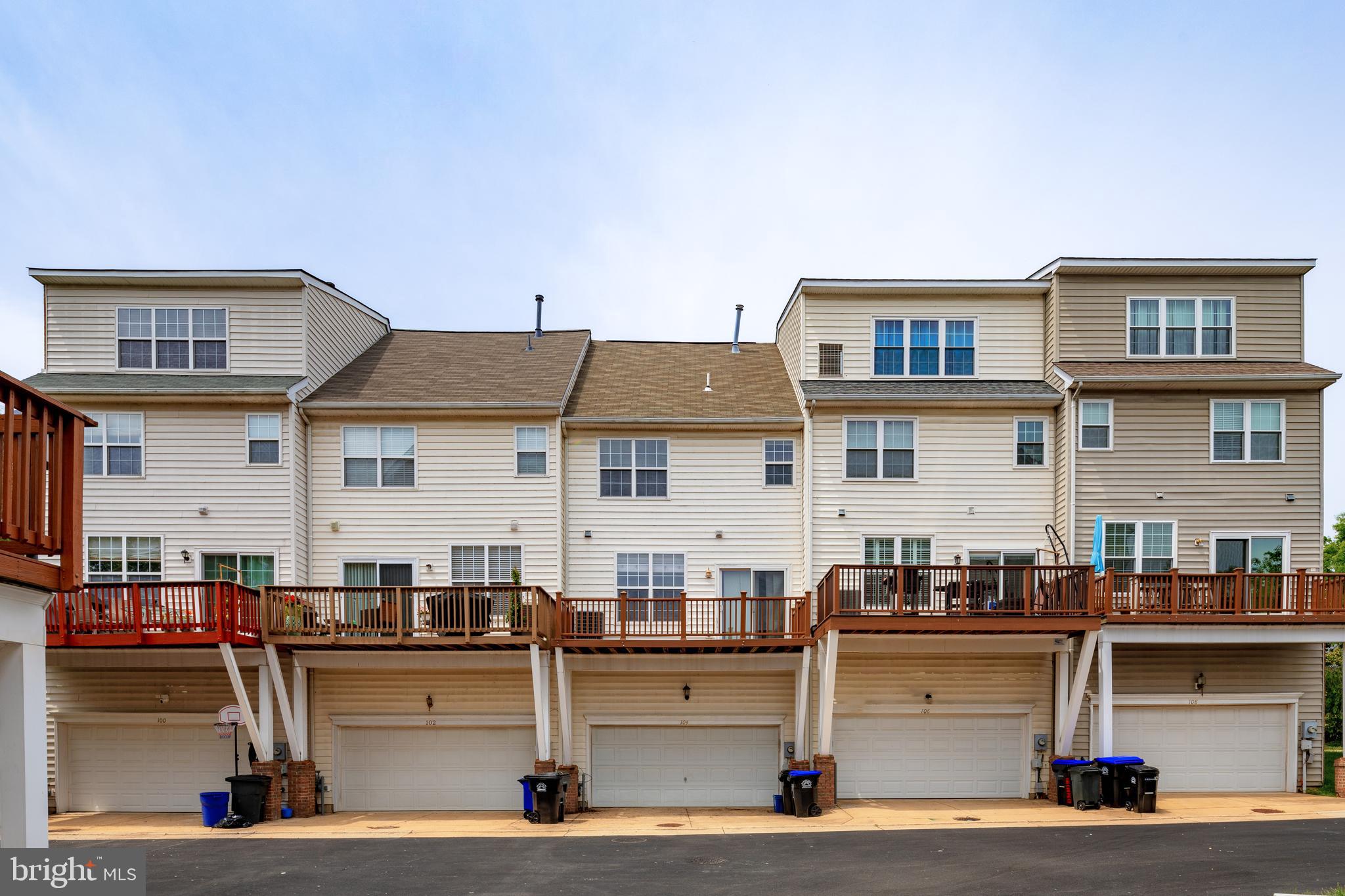 TOWNES AT CAMERON PARKE - Residential