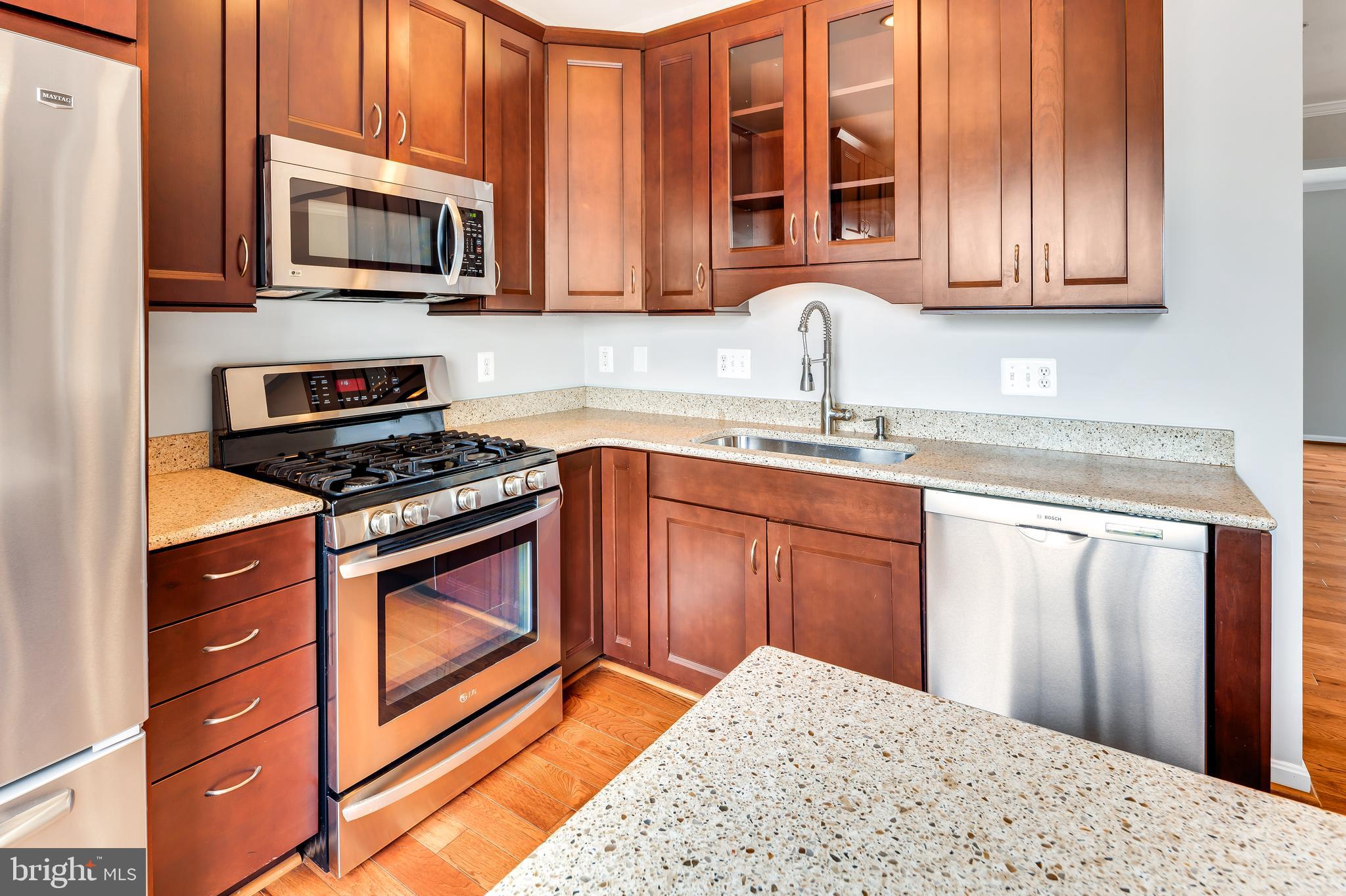 TOWNES AT CAMERON PARKE - Residential