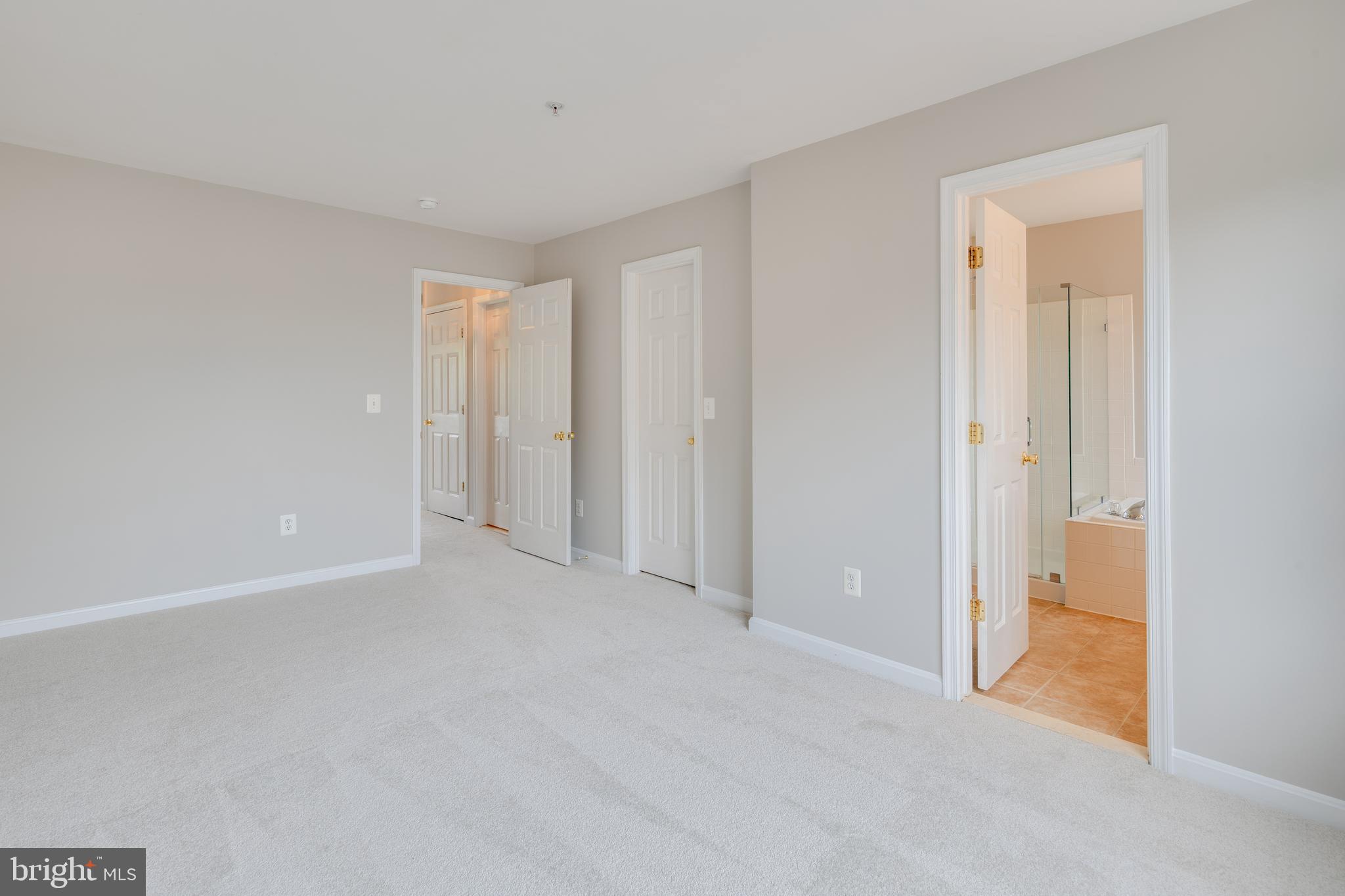 TOWNES AT CAMERON PARKE - Residential