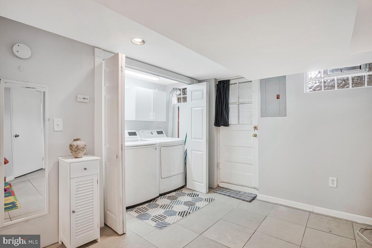 EASTWOOD - Residential