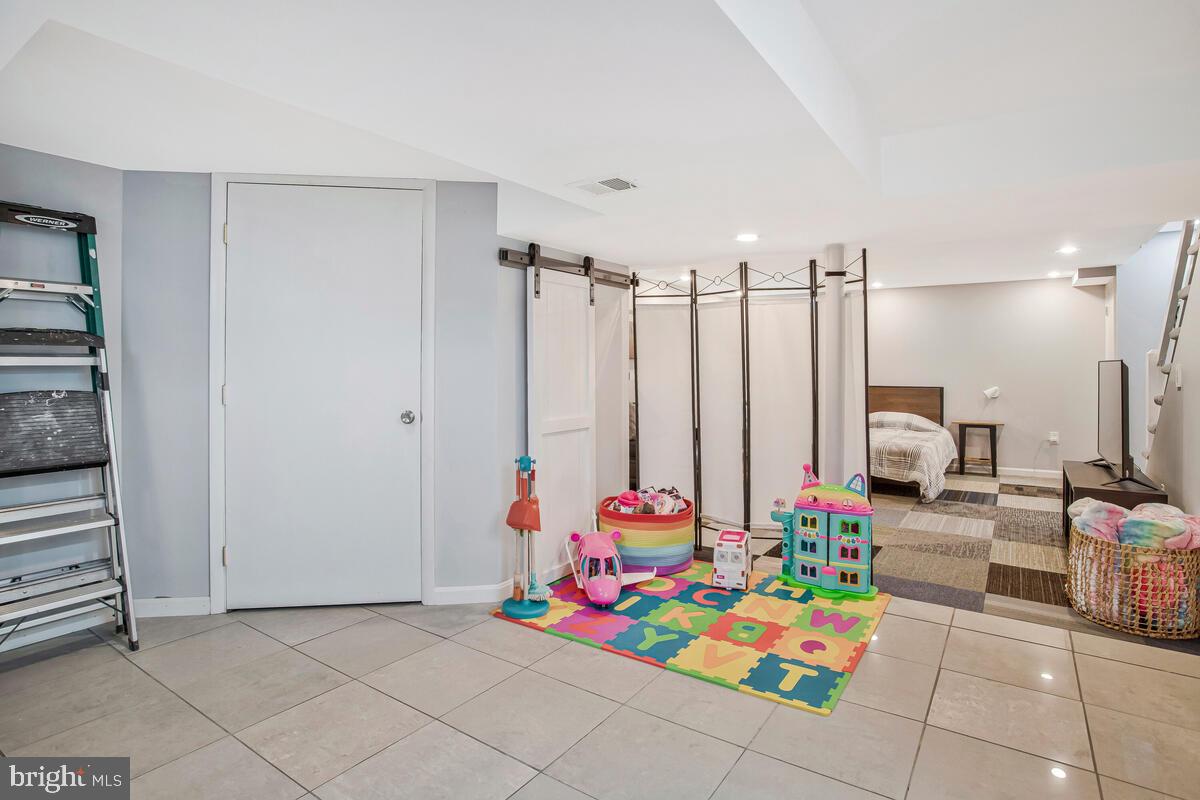 EASTWOOD - Residential
