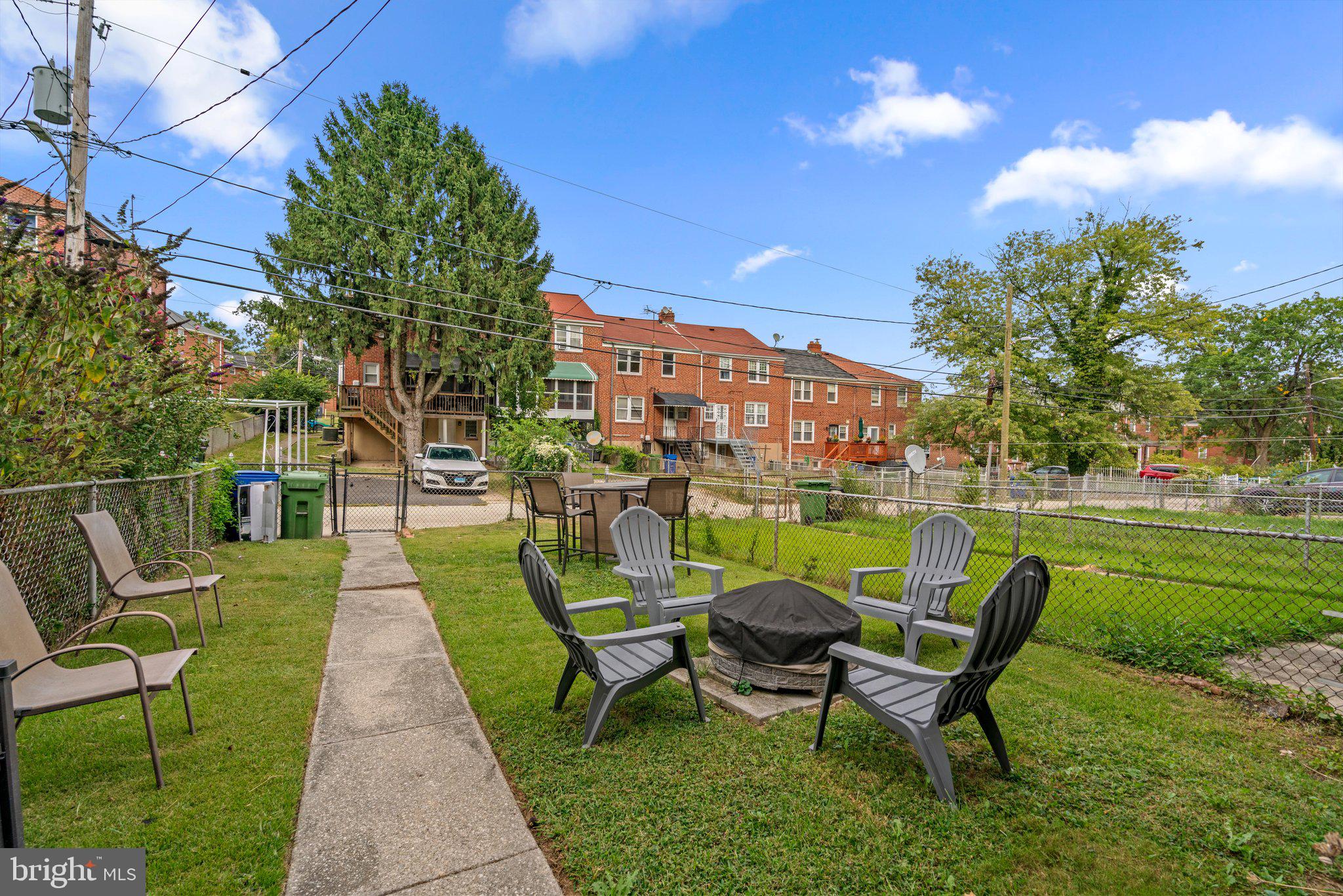 WEST HILLS - Residential