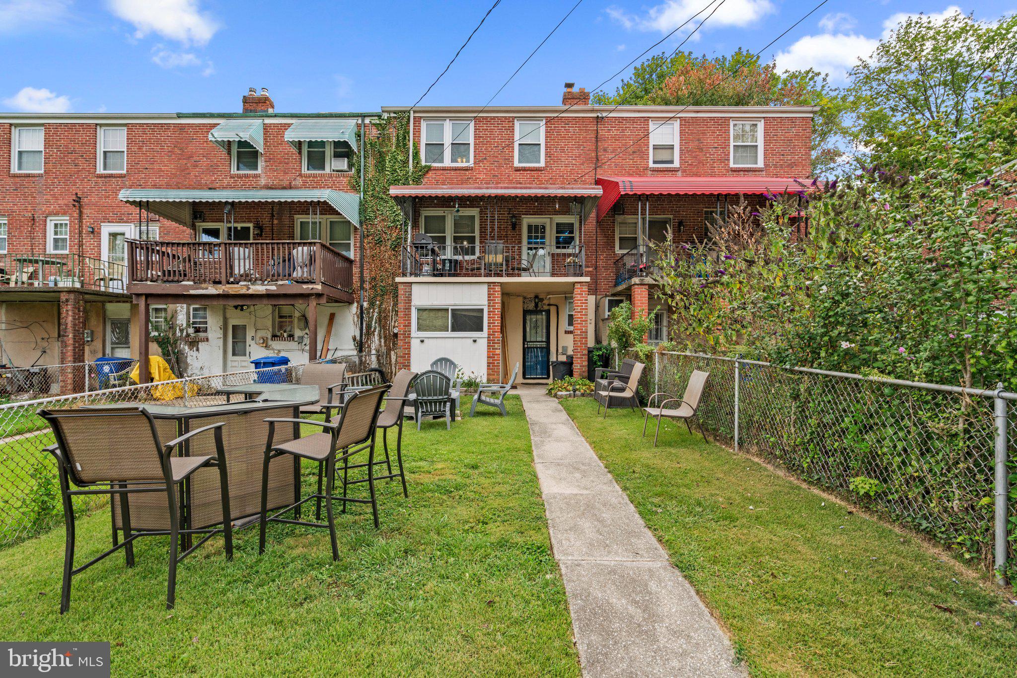 WEST HILLS - Residential