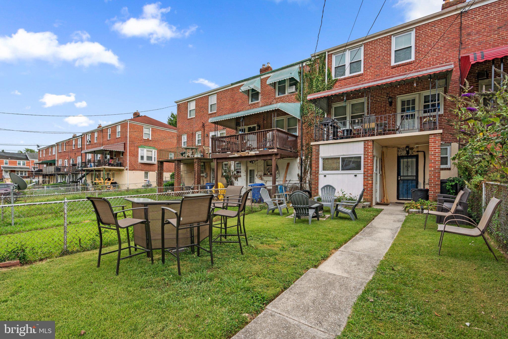 WEST HILLS - Residential