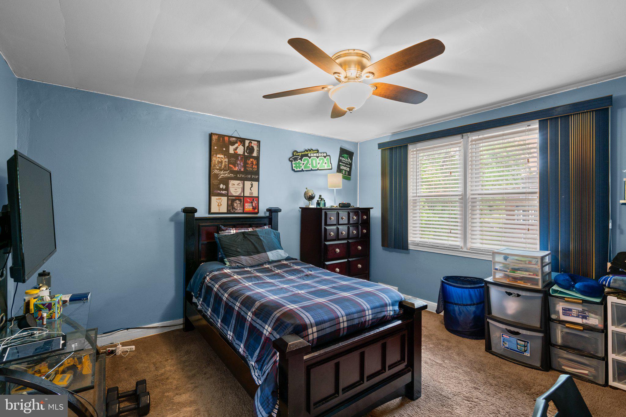 WEST HILLS - Residential
