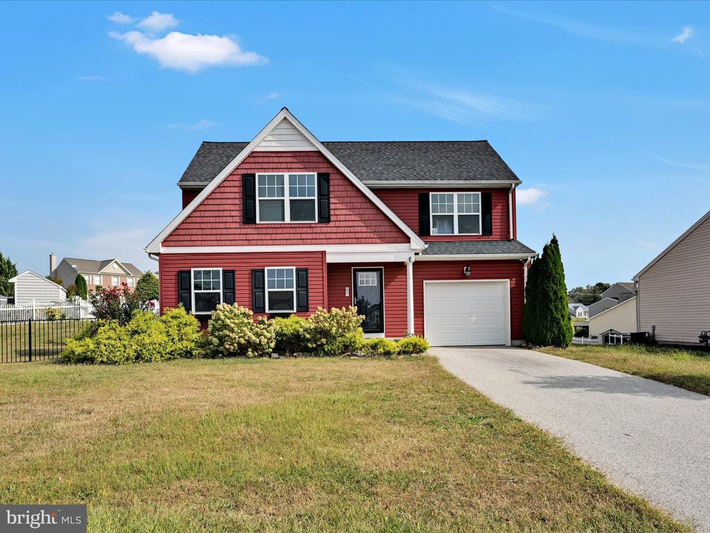 Photo of 87 Farm House Lane, YORK, PA 17408 (MLS # PAYK2088152)