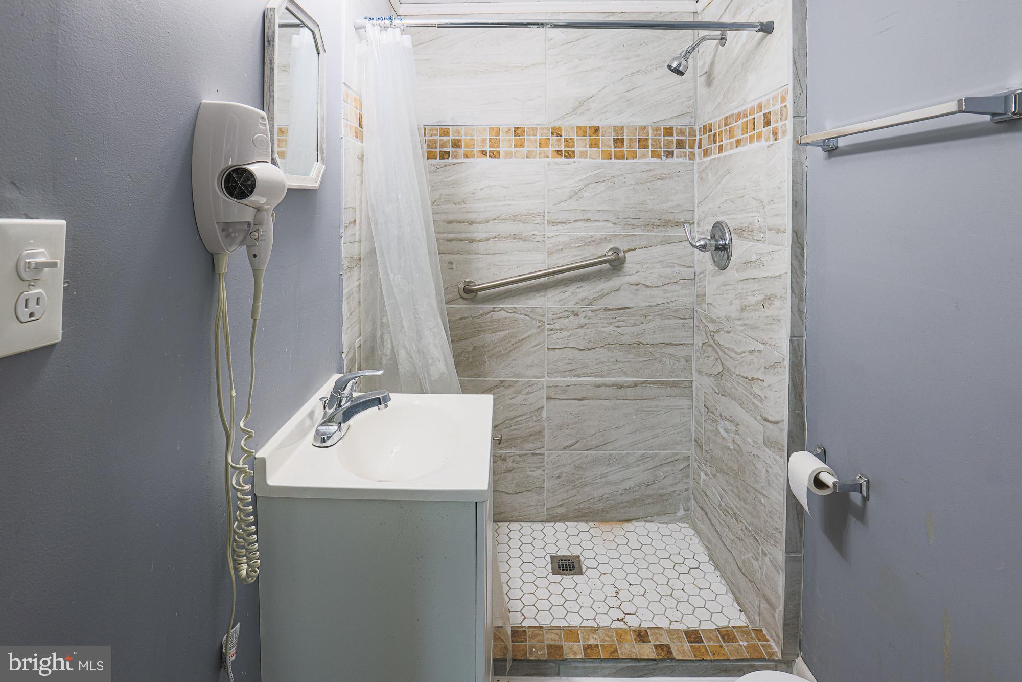 ABINGDON ESTATES - Residential