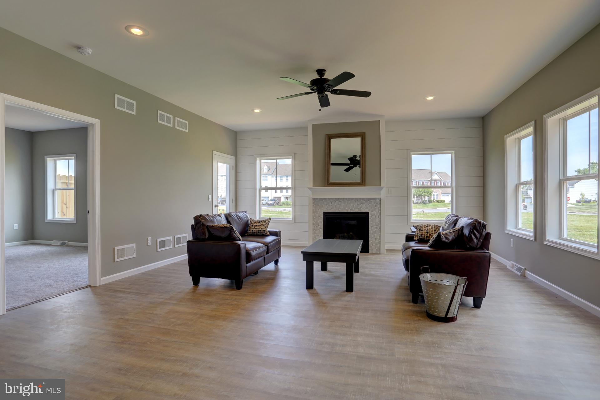 LAKES AT DONEGAL SPRINGS - Residential