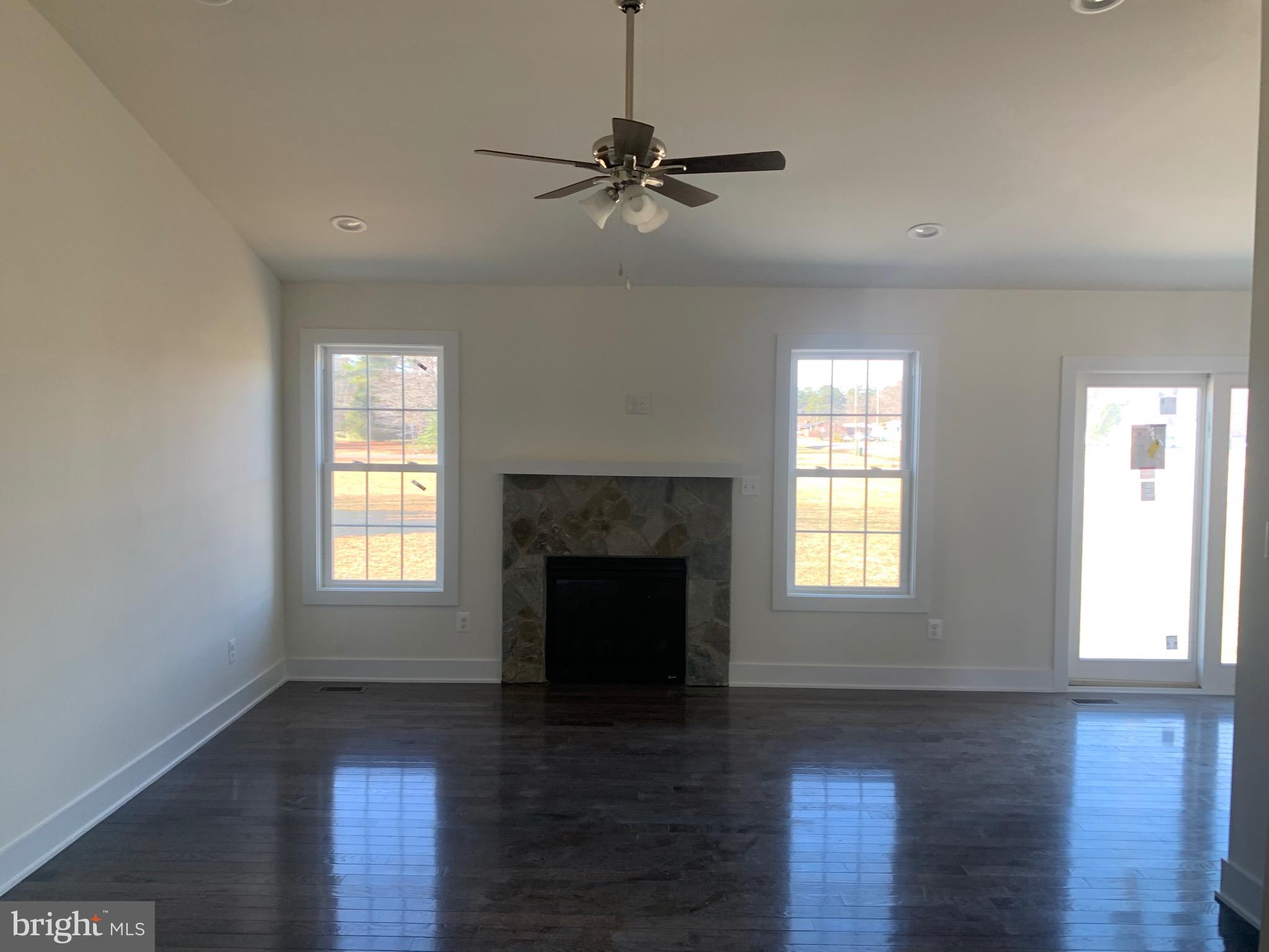 GLEBE HARBOR - Residential