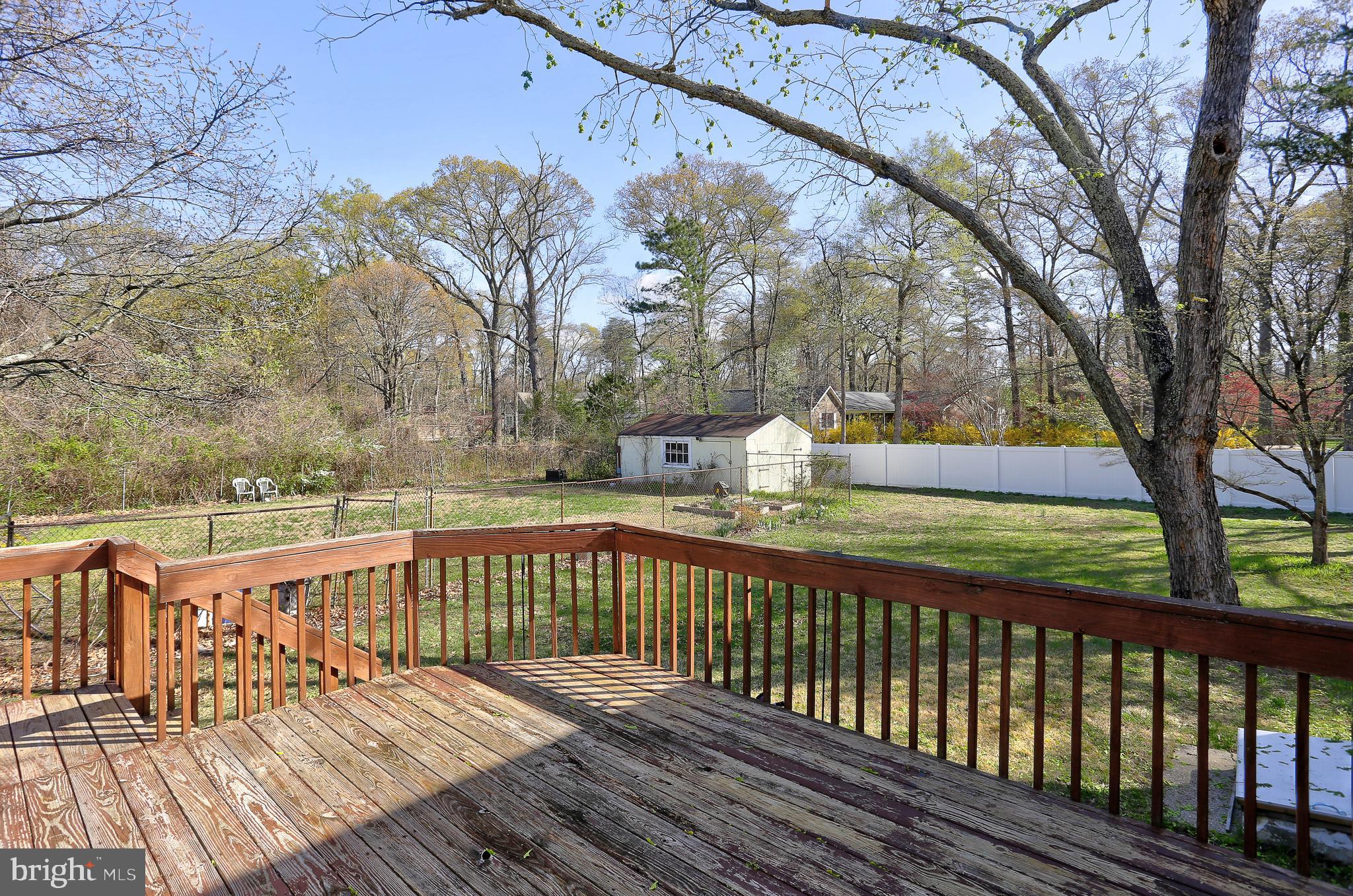 LAKE SHORE - Residential