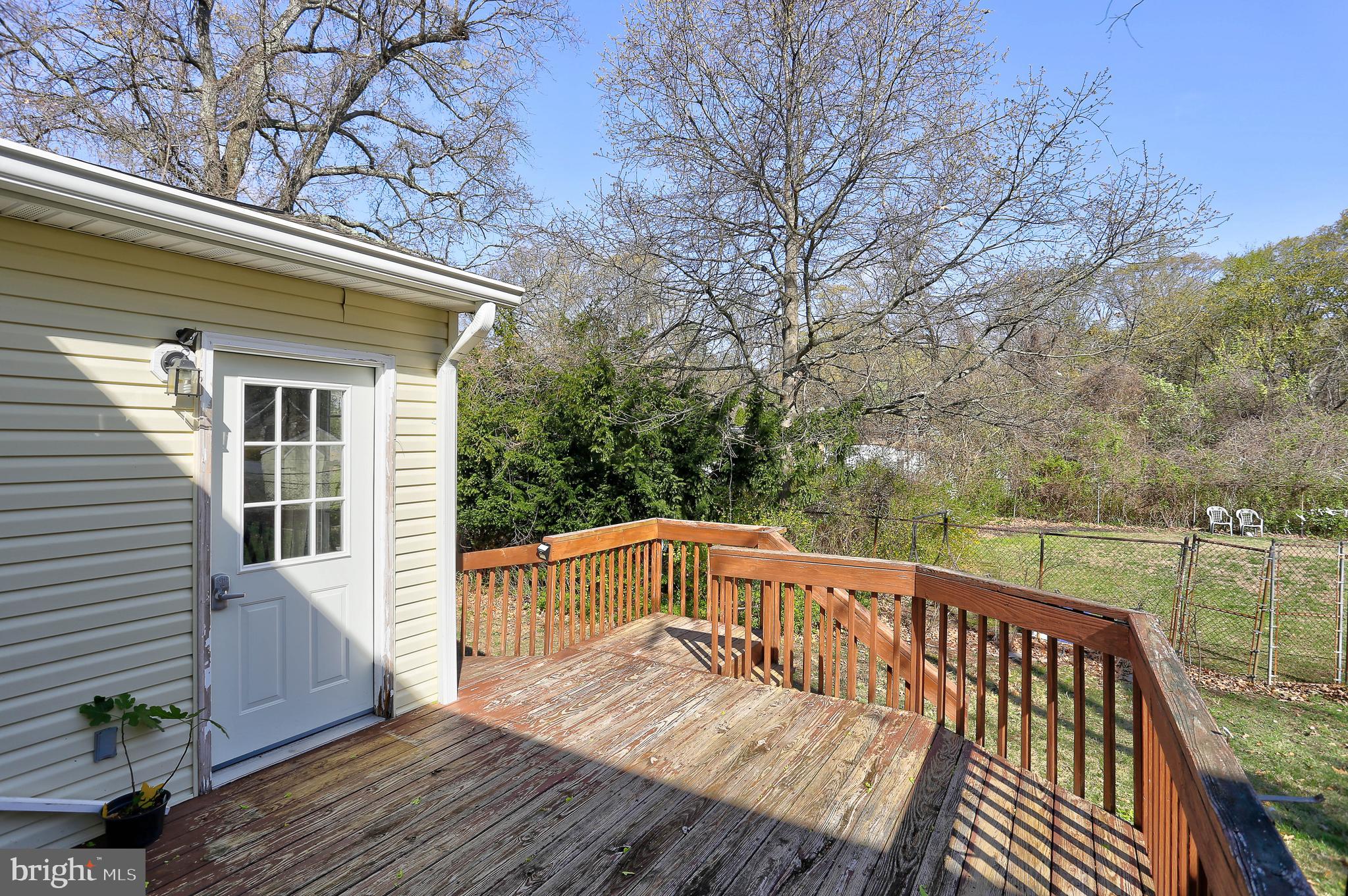 LAKE SHORE - Residential