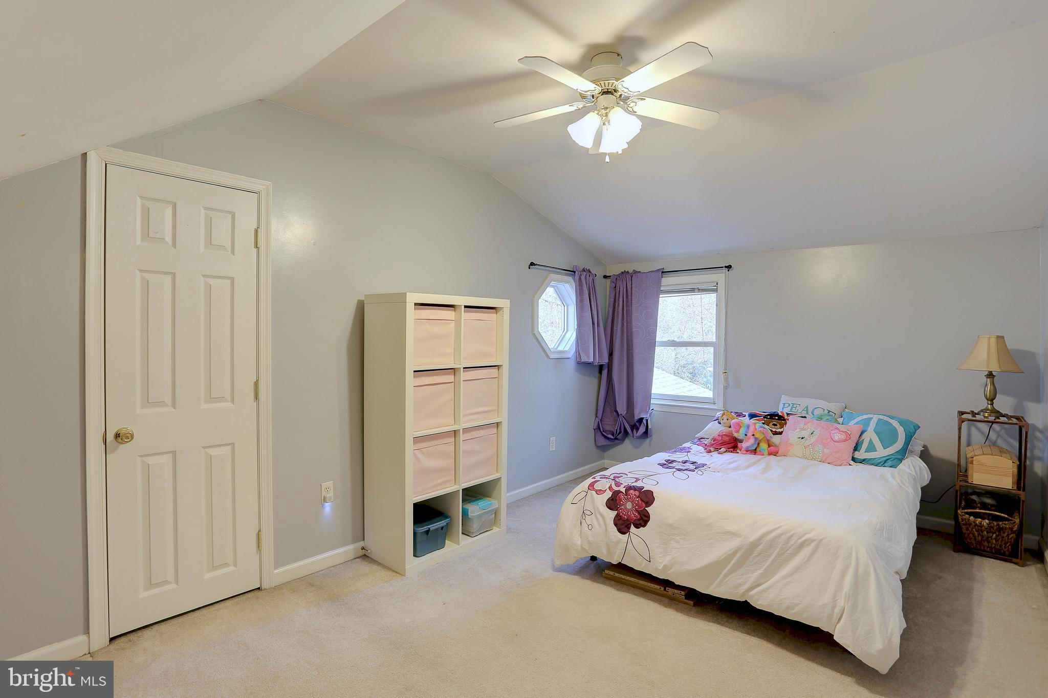 LAKE SHORE - Residential