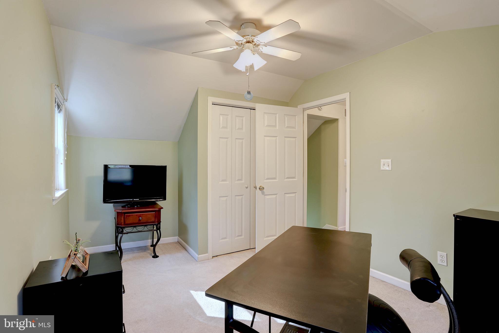 LAKE SHORE - Residential