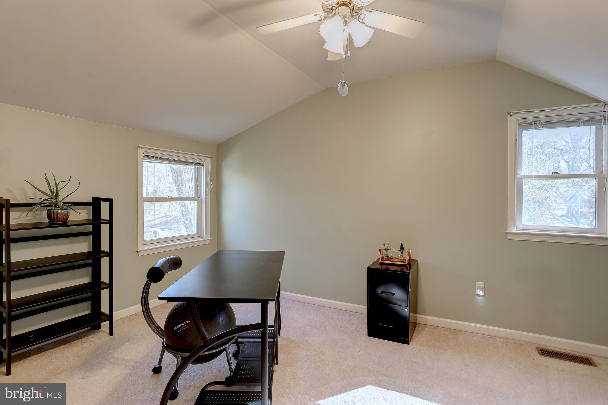 LAKE SHORE - Residential