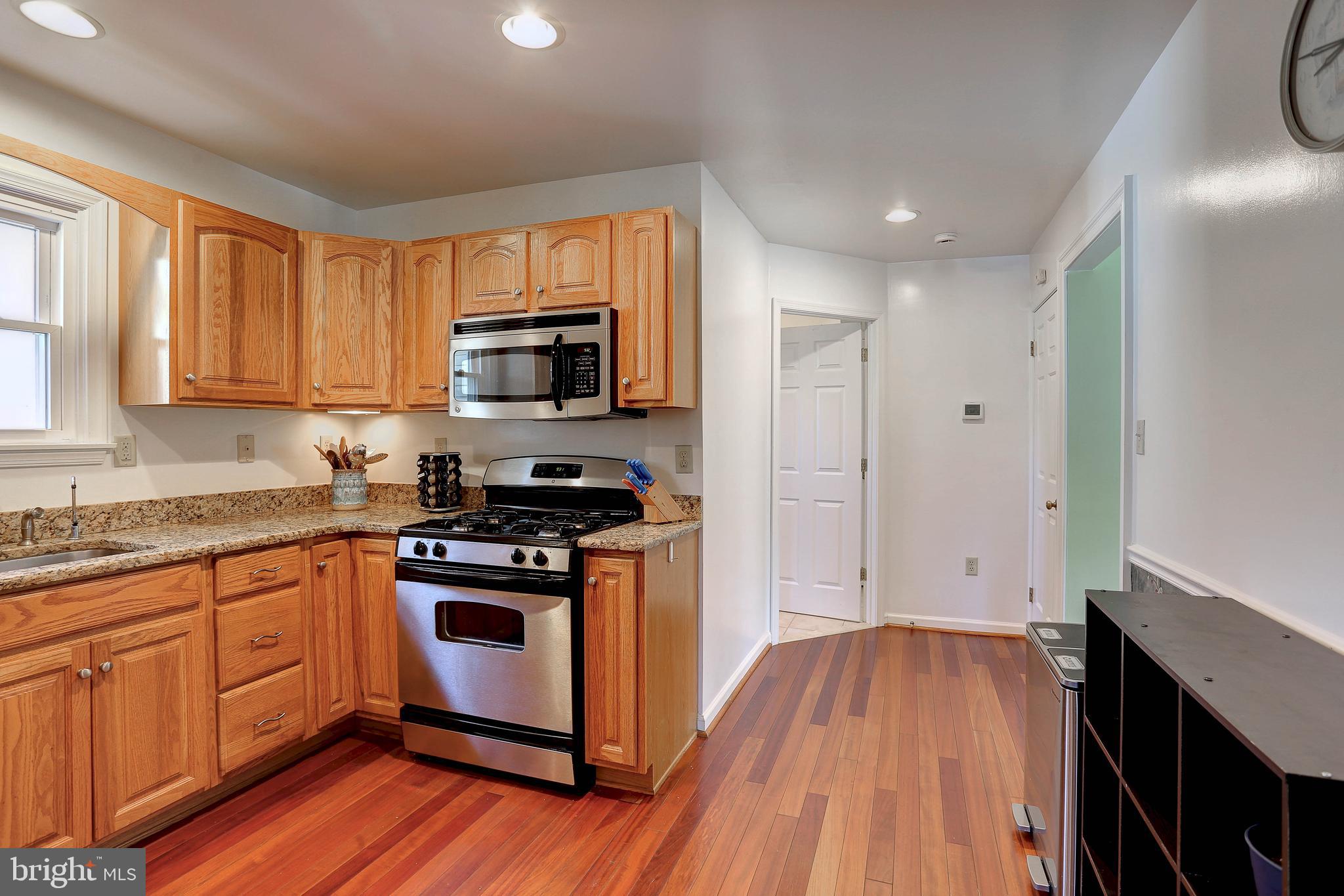 LAKE SHORE - Residential