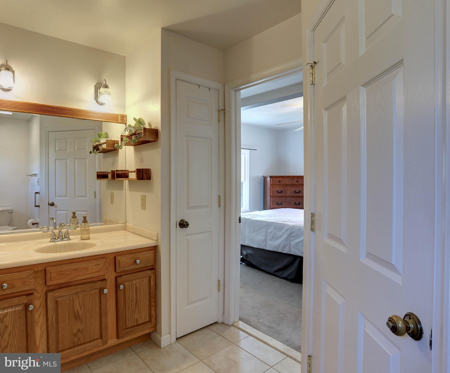 LAKE SHORE - Residential