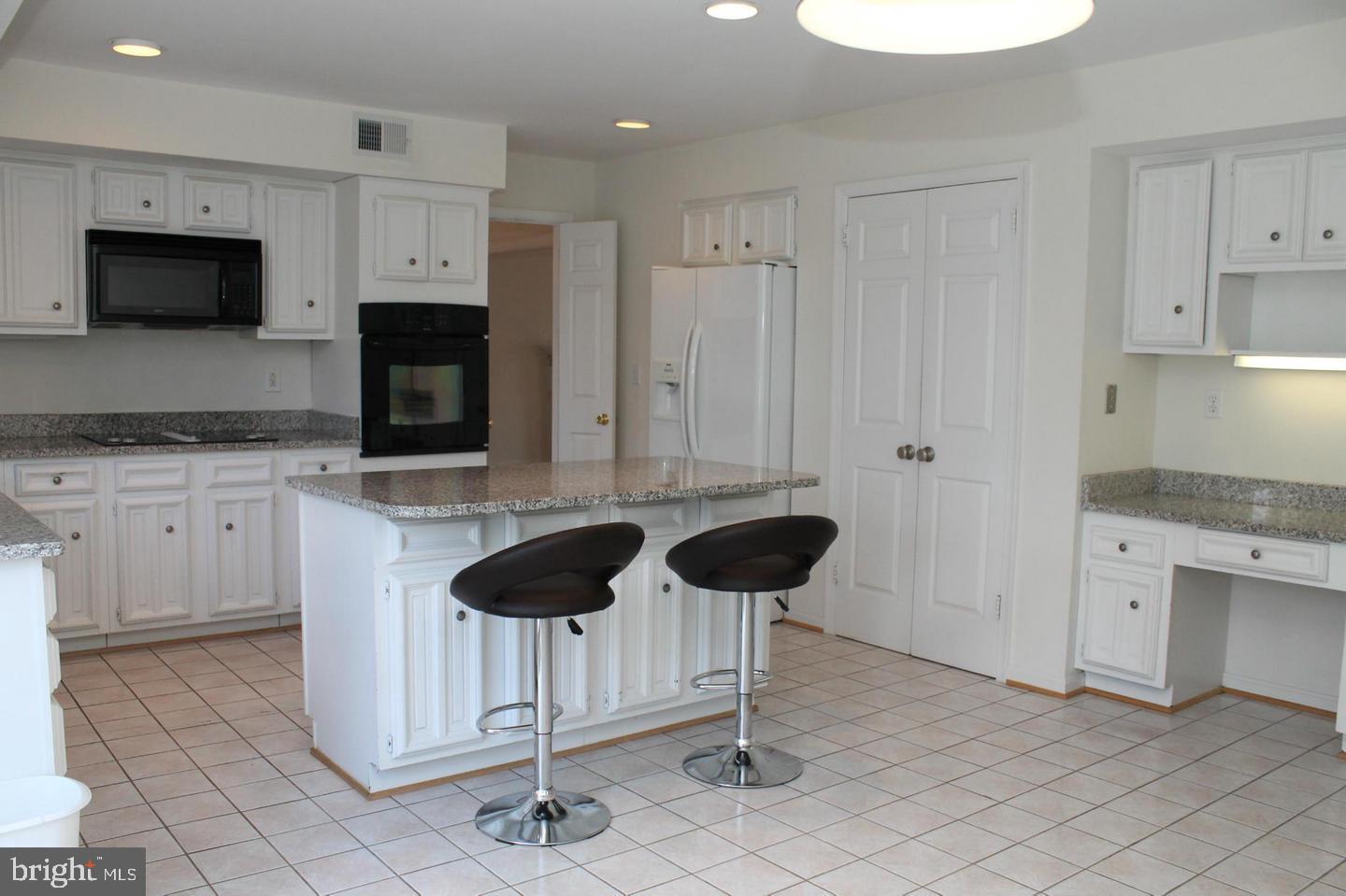 BRADLEY HILLS - Residential Lease