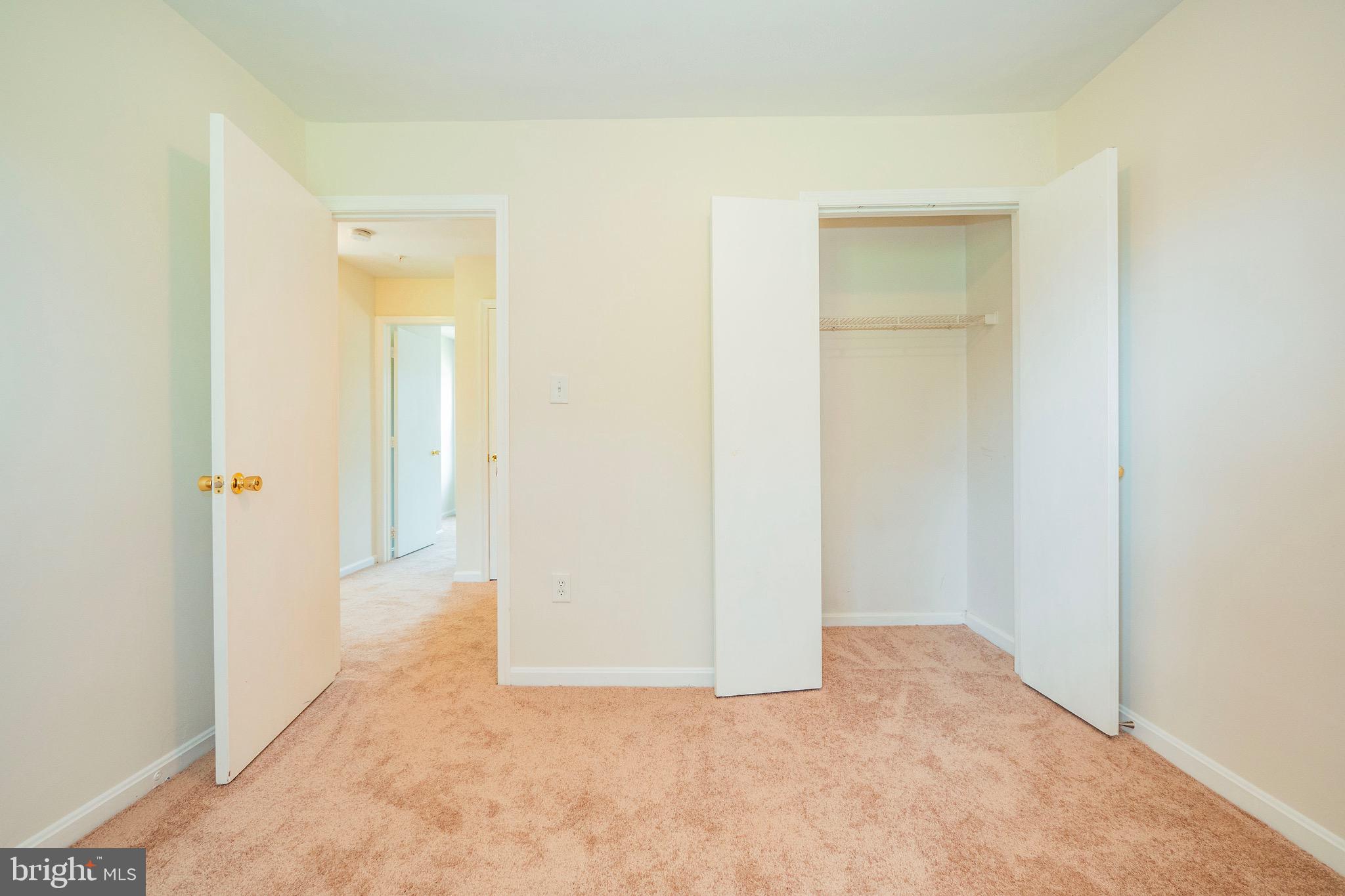 COLONY SQUARE - Residential