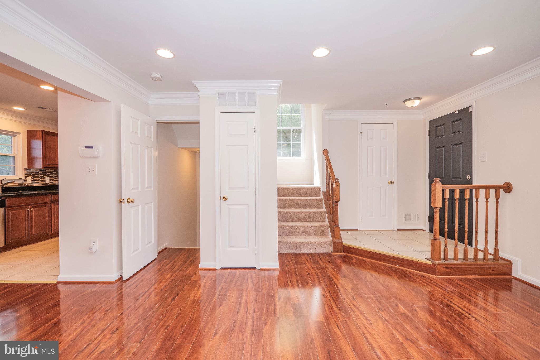 COLONY SQUARE - Residential