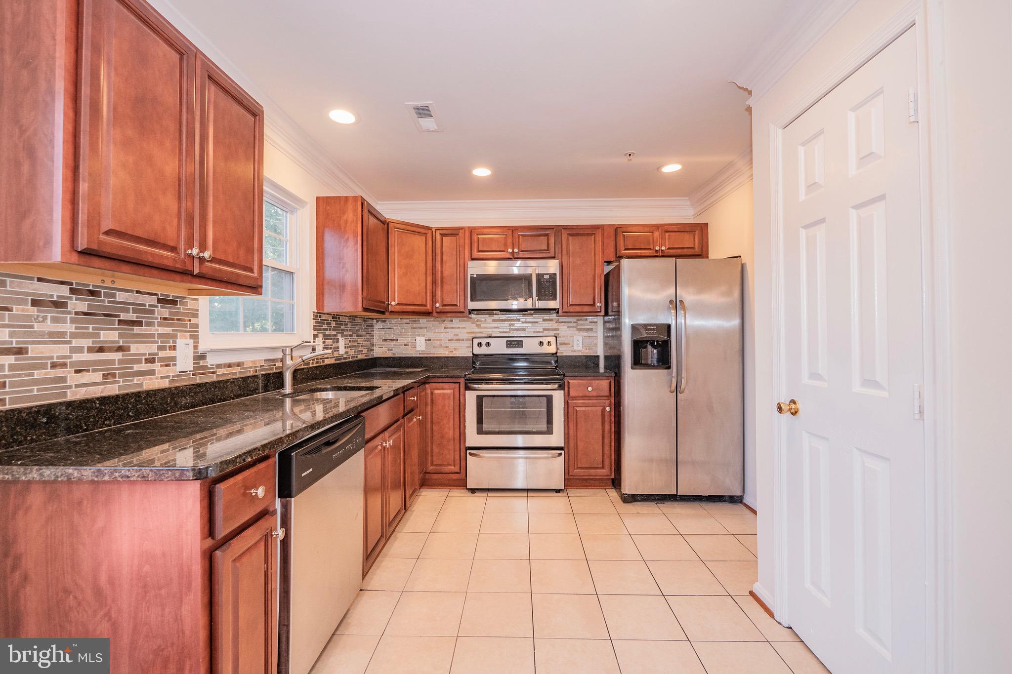 COLONY SQUARE - Residential