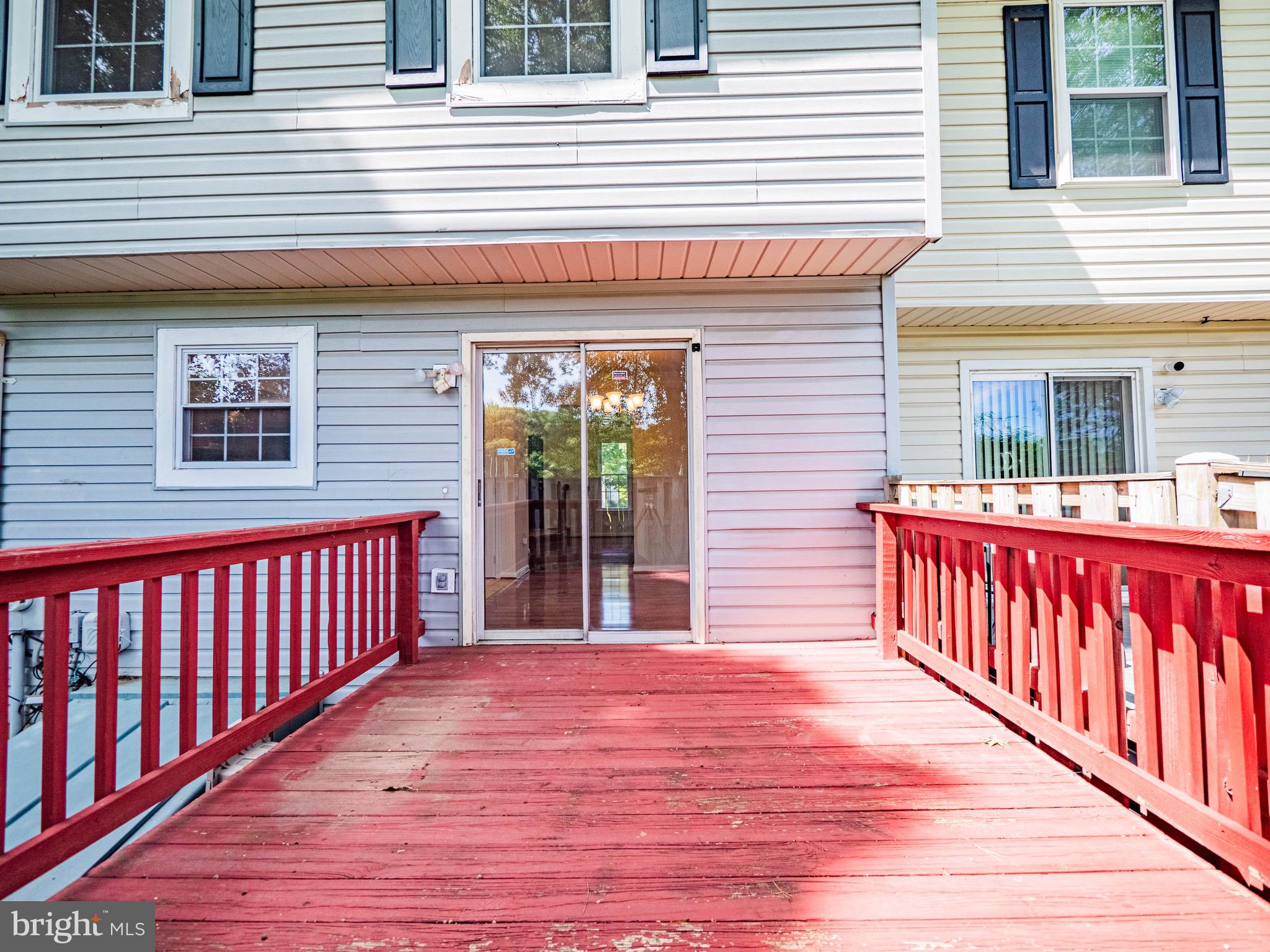 COLONY SQUARE - Residential