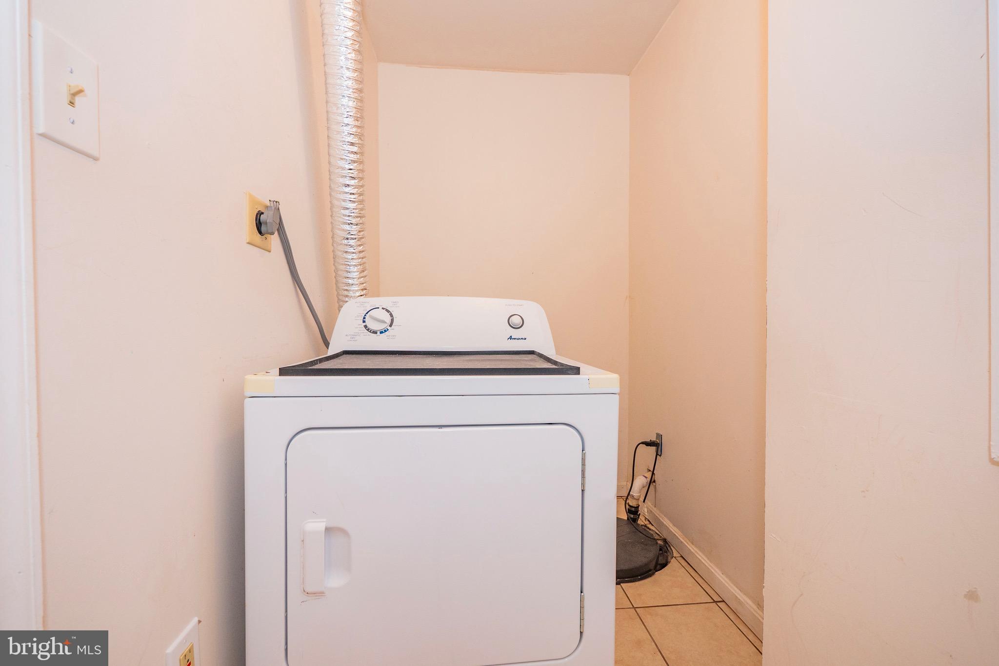 COLONY SQUARE - Residential