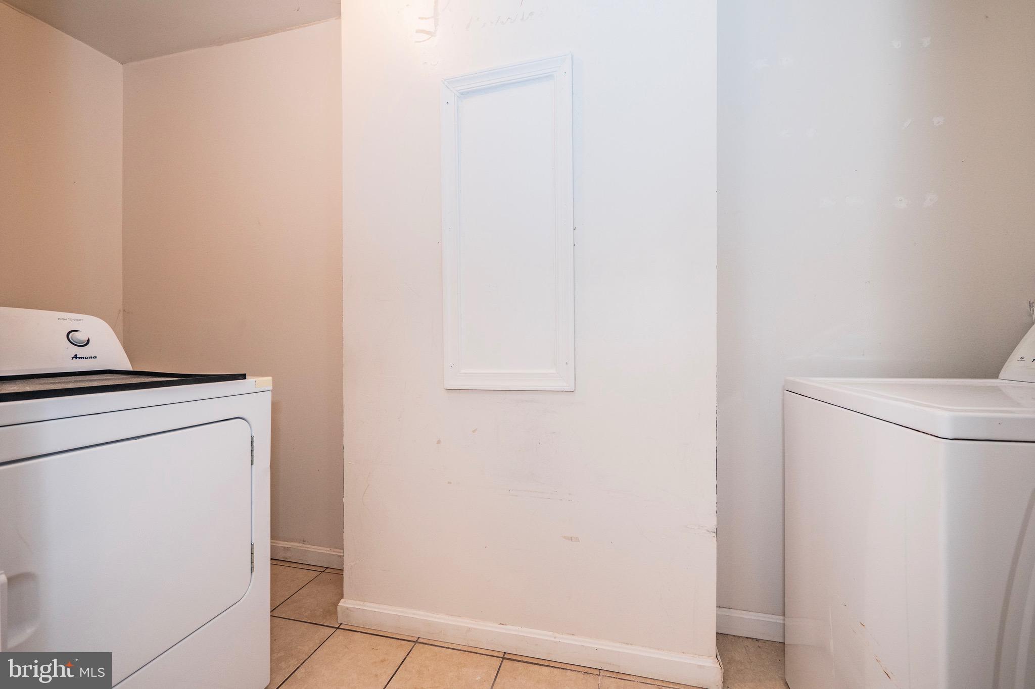 COLONY SQUARE - Residential