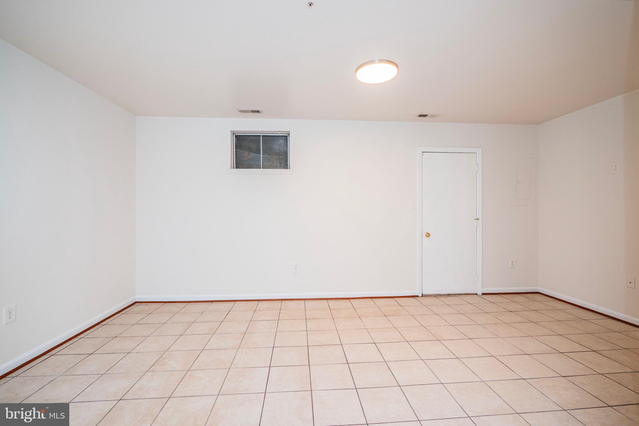 COLONY SQUARE - Residential