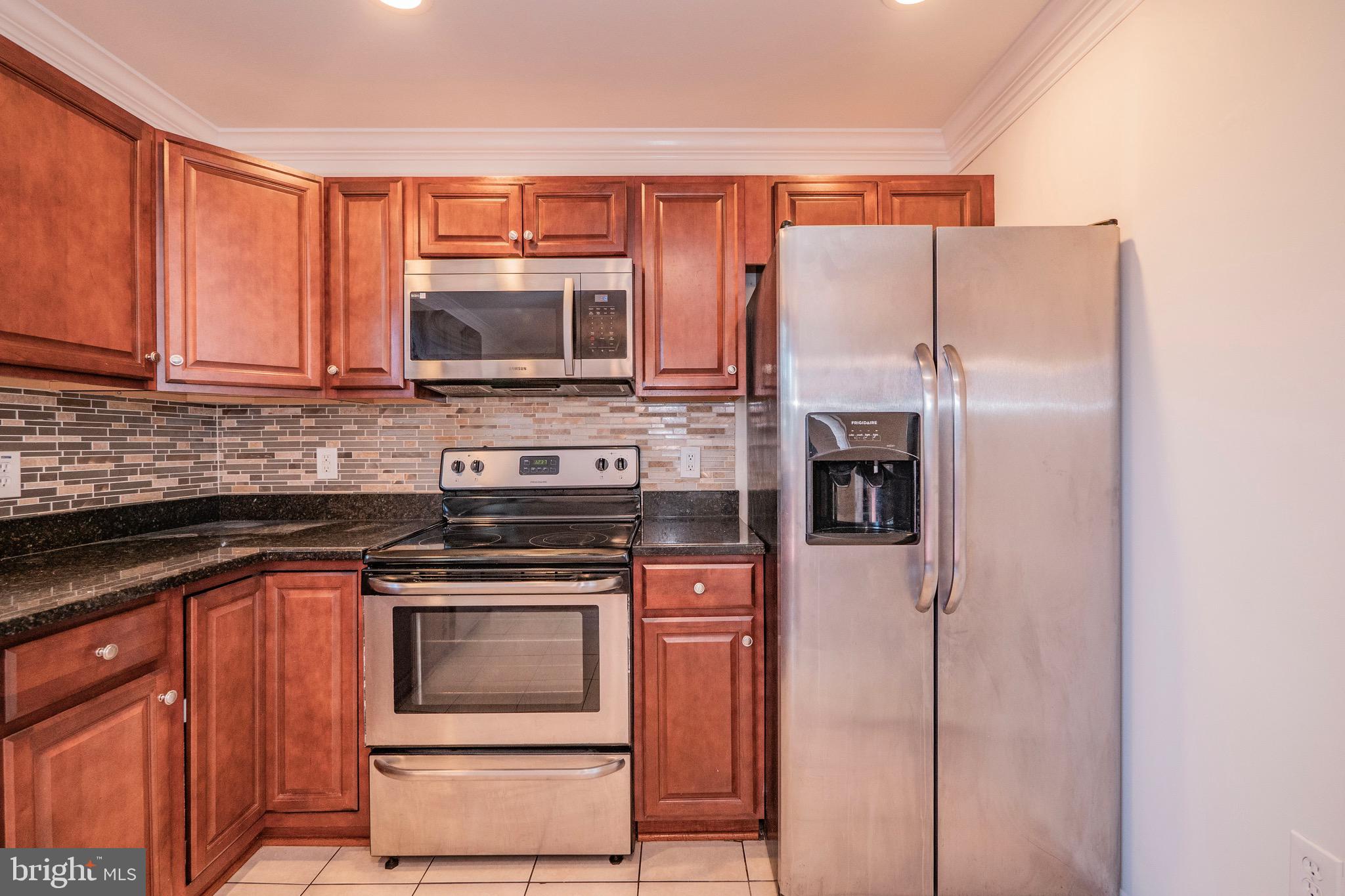 COLONY SQUARE - Residential