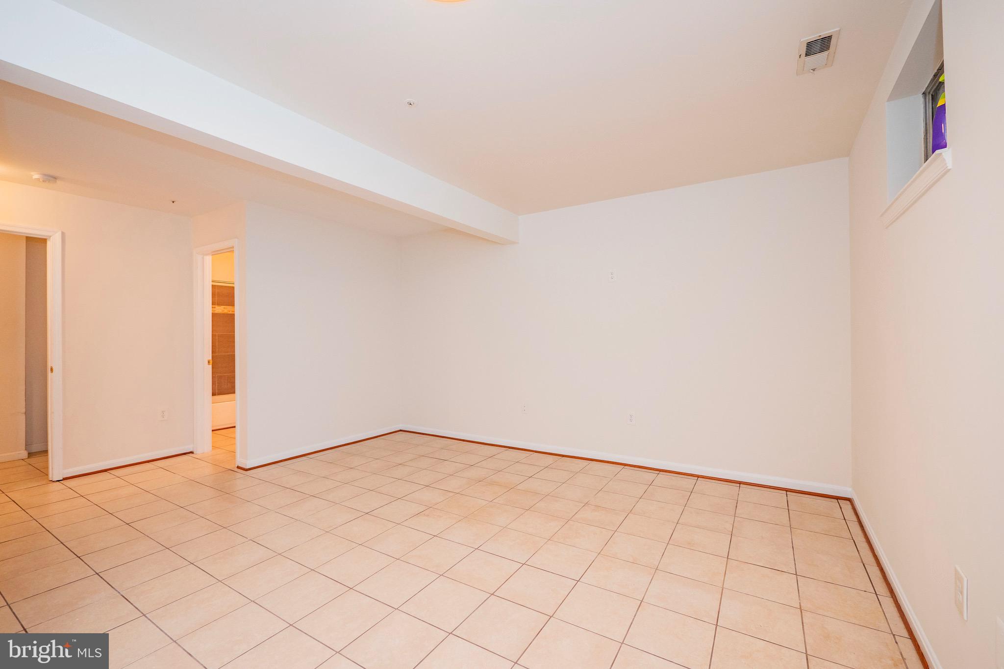 COLONY SQUARE - Residential