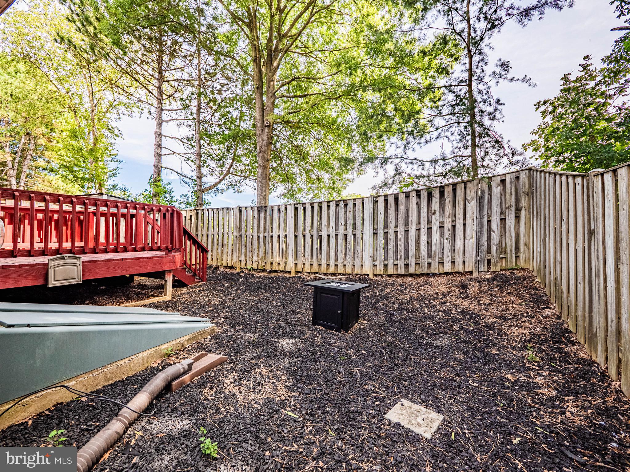 COLONY SQUARE - Residential