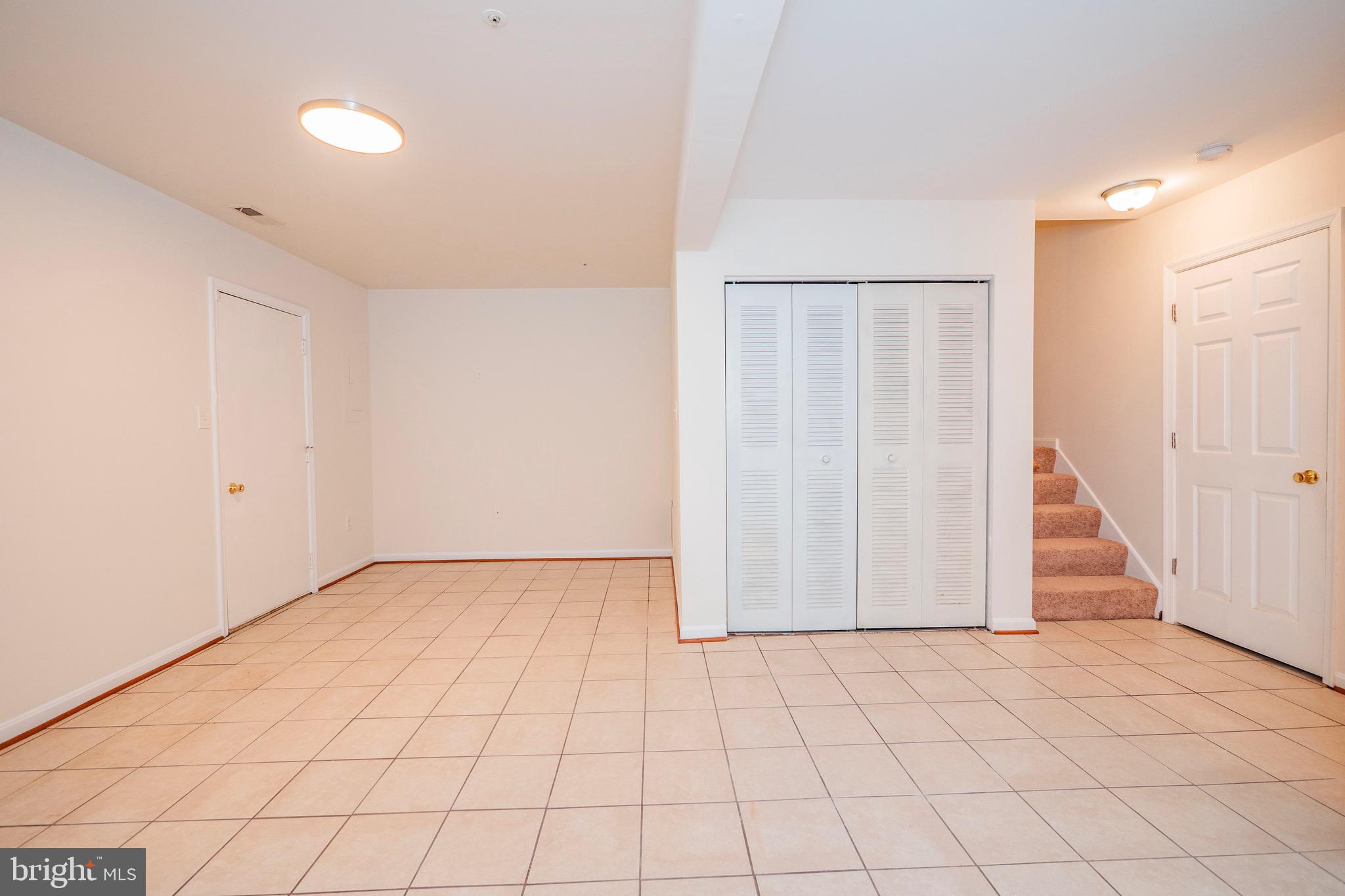 COLONY SQUARE - Residential