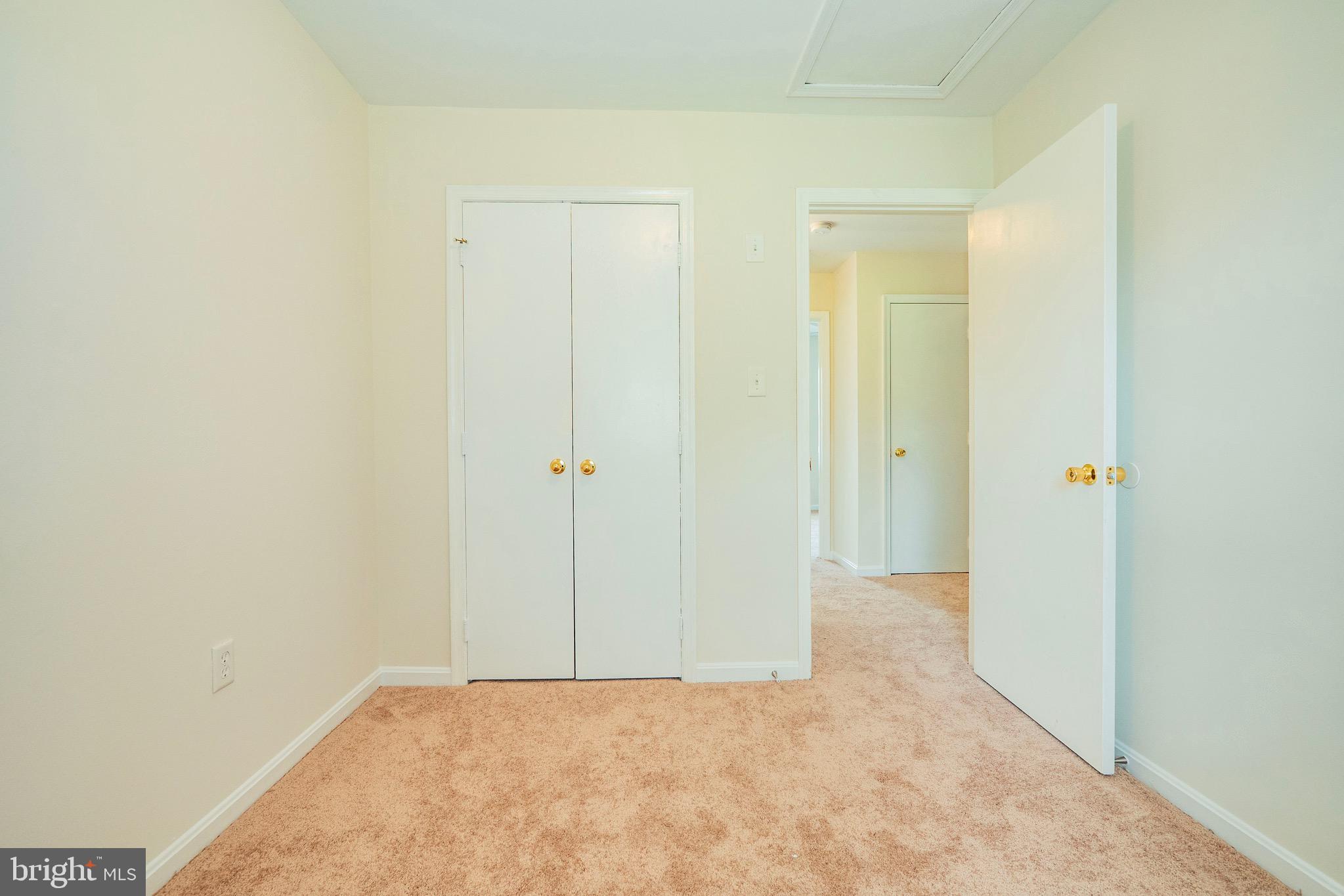 COLONY SQUARE - Residential