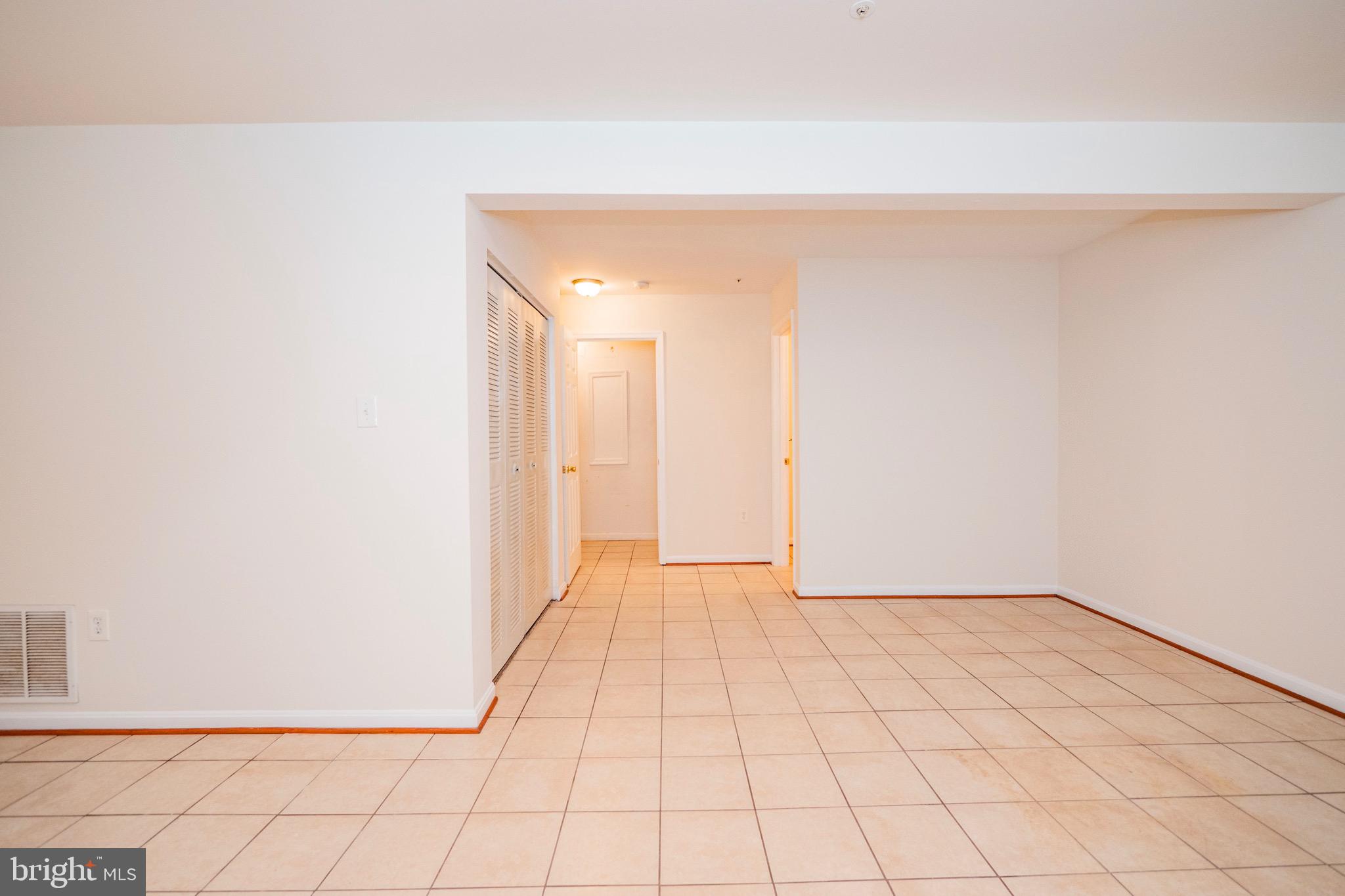 COLONY SQUARE - Residential