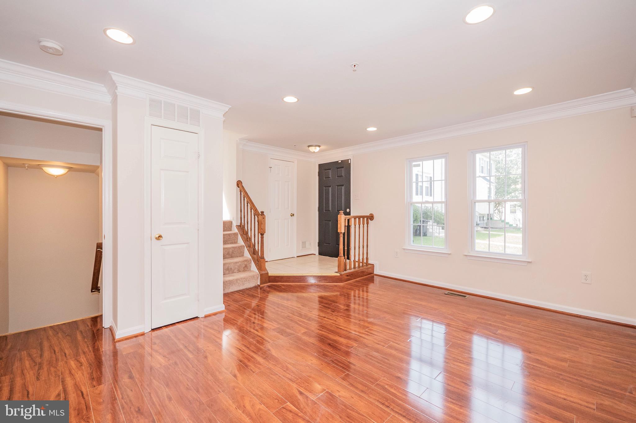 COLONY SQUARE - Residential