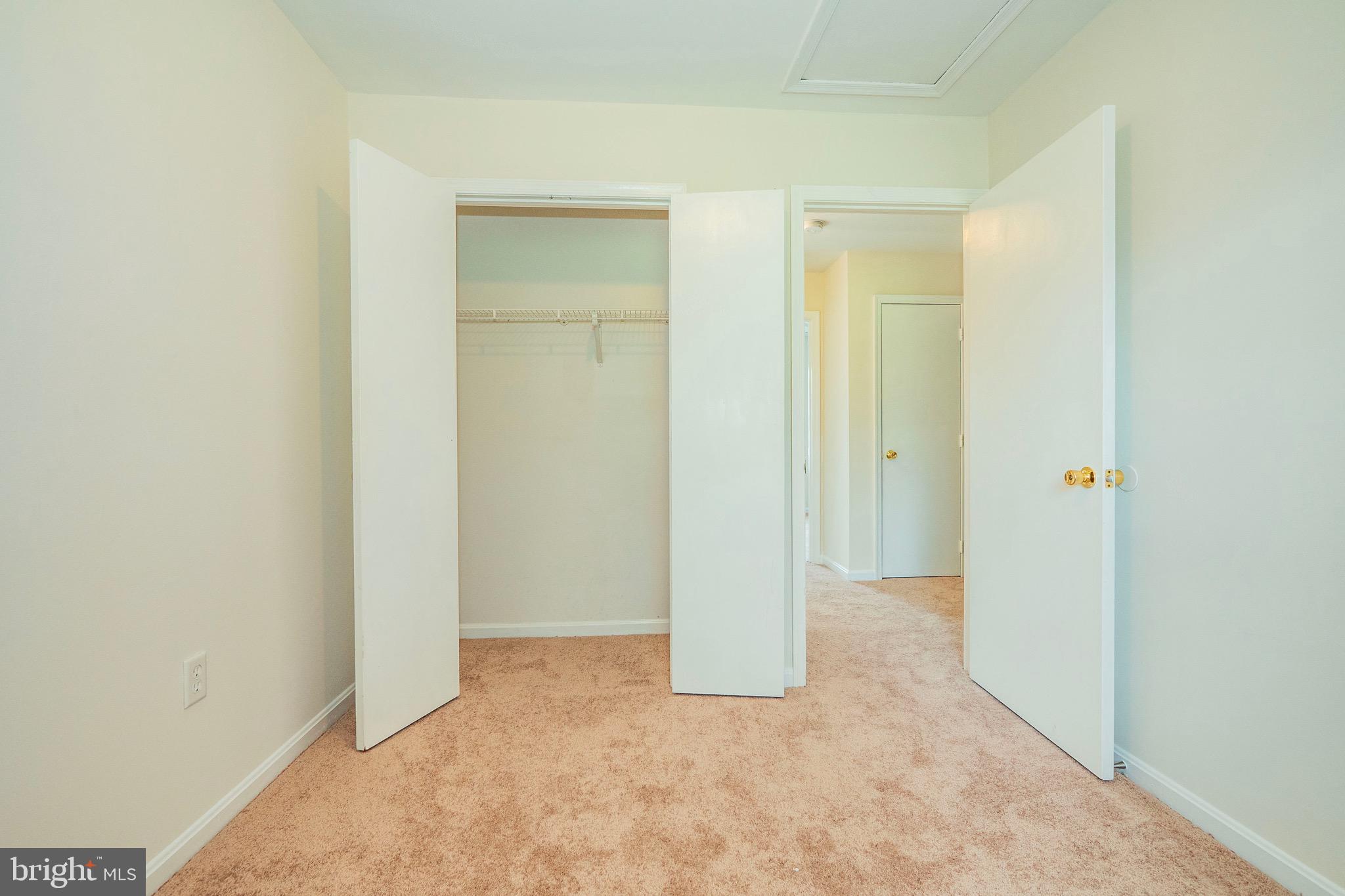 COLONY SQUARE - Residential