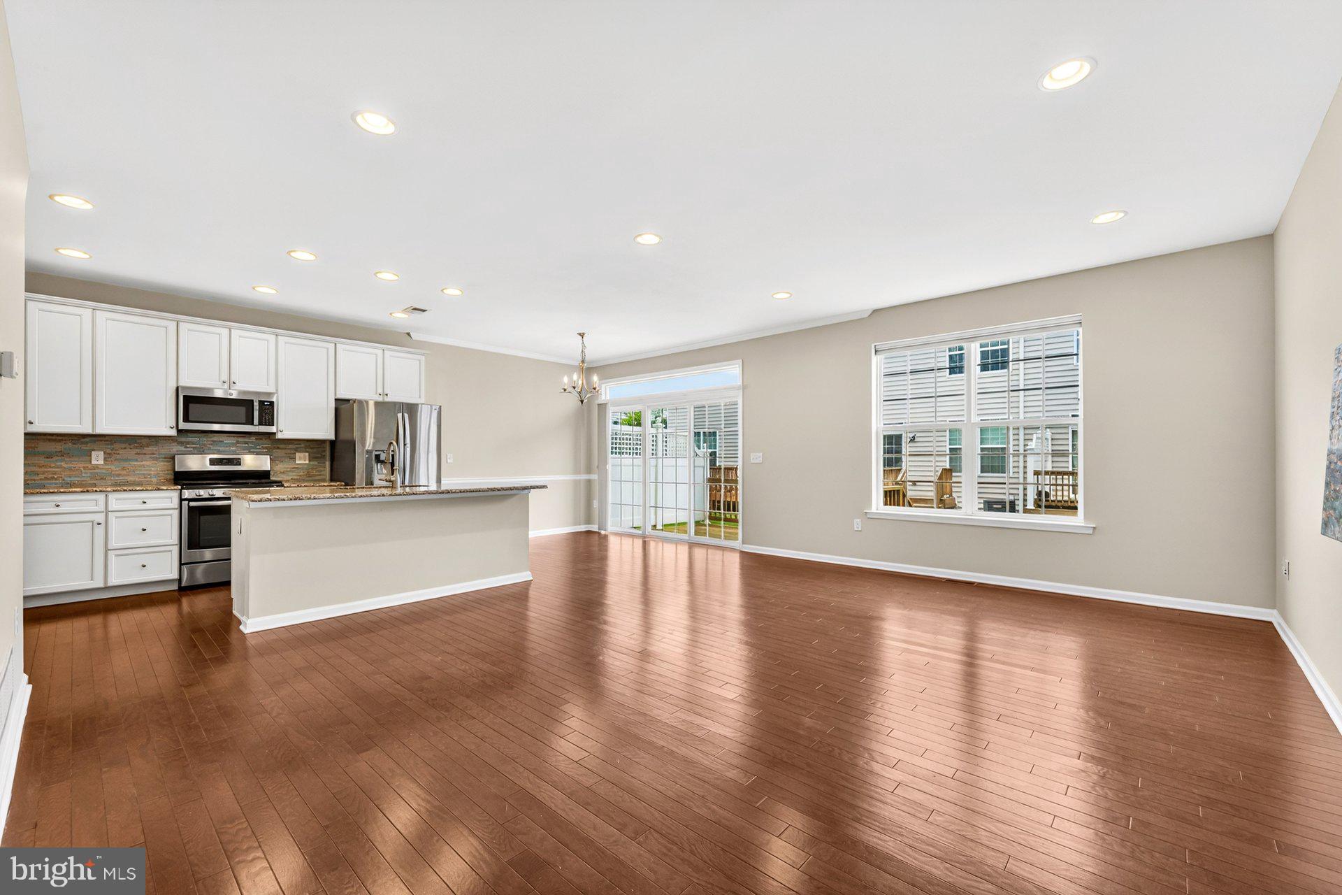 84 AUTUMN LANE