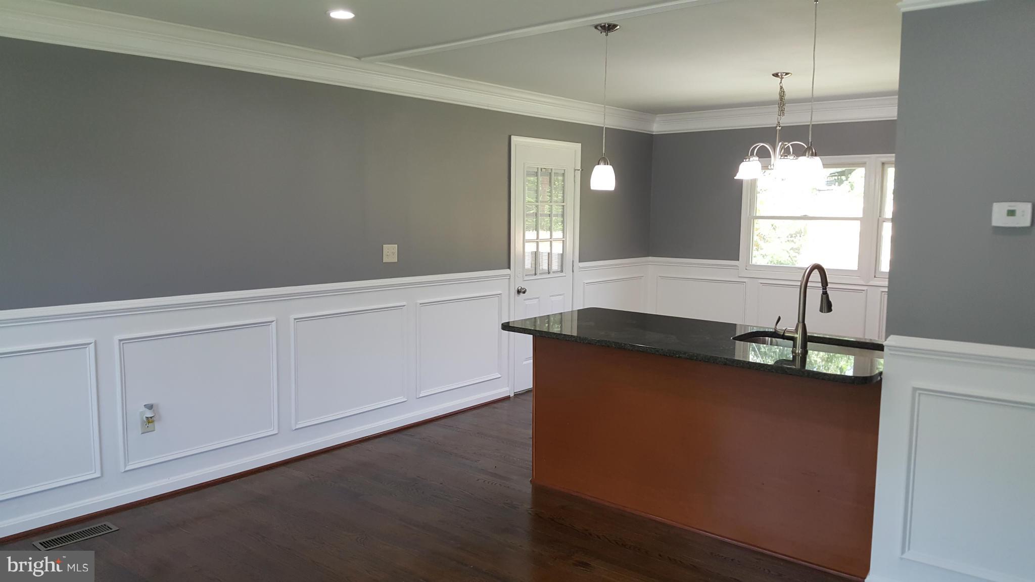 COUNTRY CLUB MANOR - Residential Lease