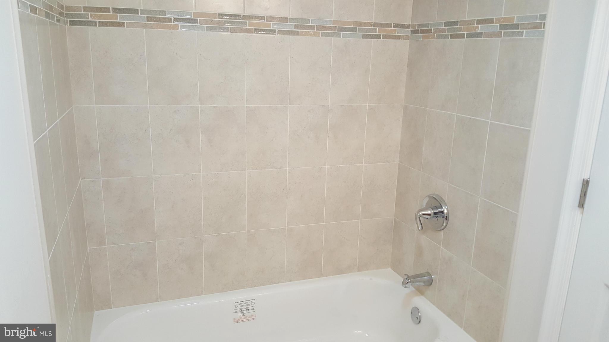 COUNTRY CLUB MANOR - Residential Lease