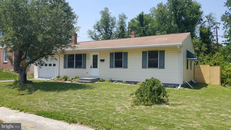 COMPLETELY RENOVATED! NEW KITCHEN W/ NEW SS APPLIANCES, GRANITE COUNTER TOPS, RECESSED LIGHTING, & BREAKFAST BAR! 3 ROOMY ENTRY LEVEL BEDROOMS W/ REFINISHED HARDWOOD FLOORS & NEW ENTRY LEVEL FULL BATH. FULLY FINISHED LOWER LEVEL W/ MASSIVE REC ROOM & BONUS ROOM. FULLY FENCED REAR YARD W/ 2 GATES & DRIVE THRU GARAGE W/ AUTOMATIC DOOR OPENERS! WASHER & DRYER INCLUDED. PETS CONSIDERED. AVAILABLE 5/20