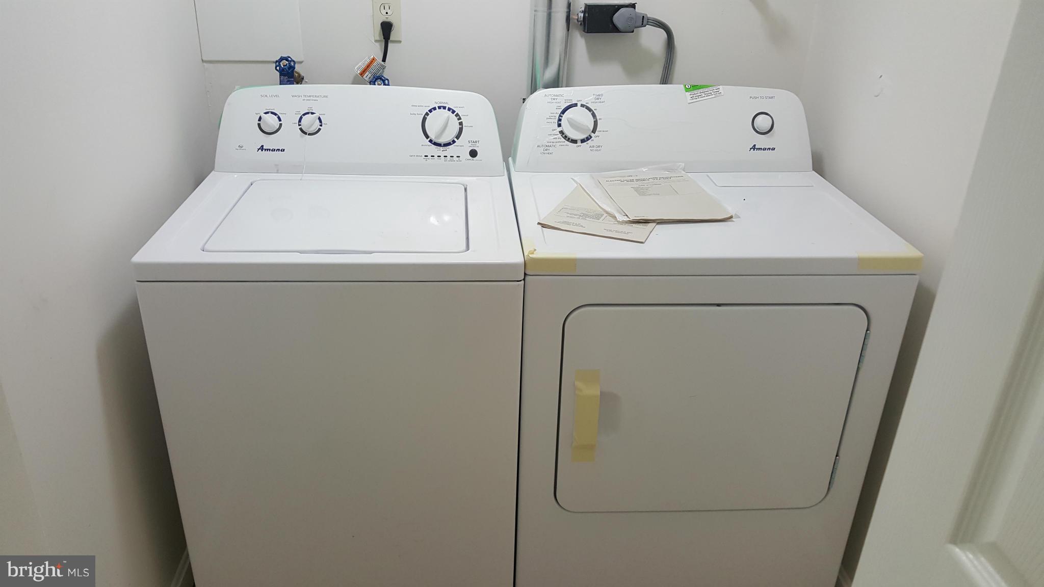 COUNTRY CLUB MANOR - Residential Lease